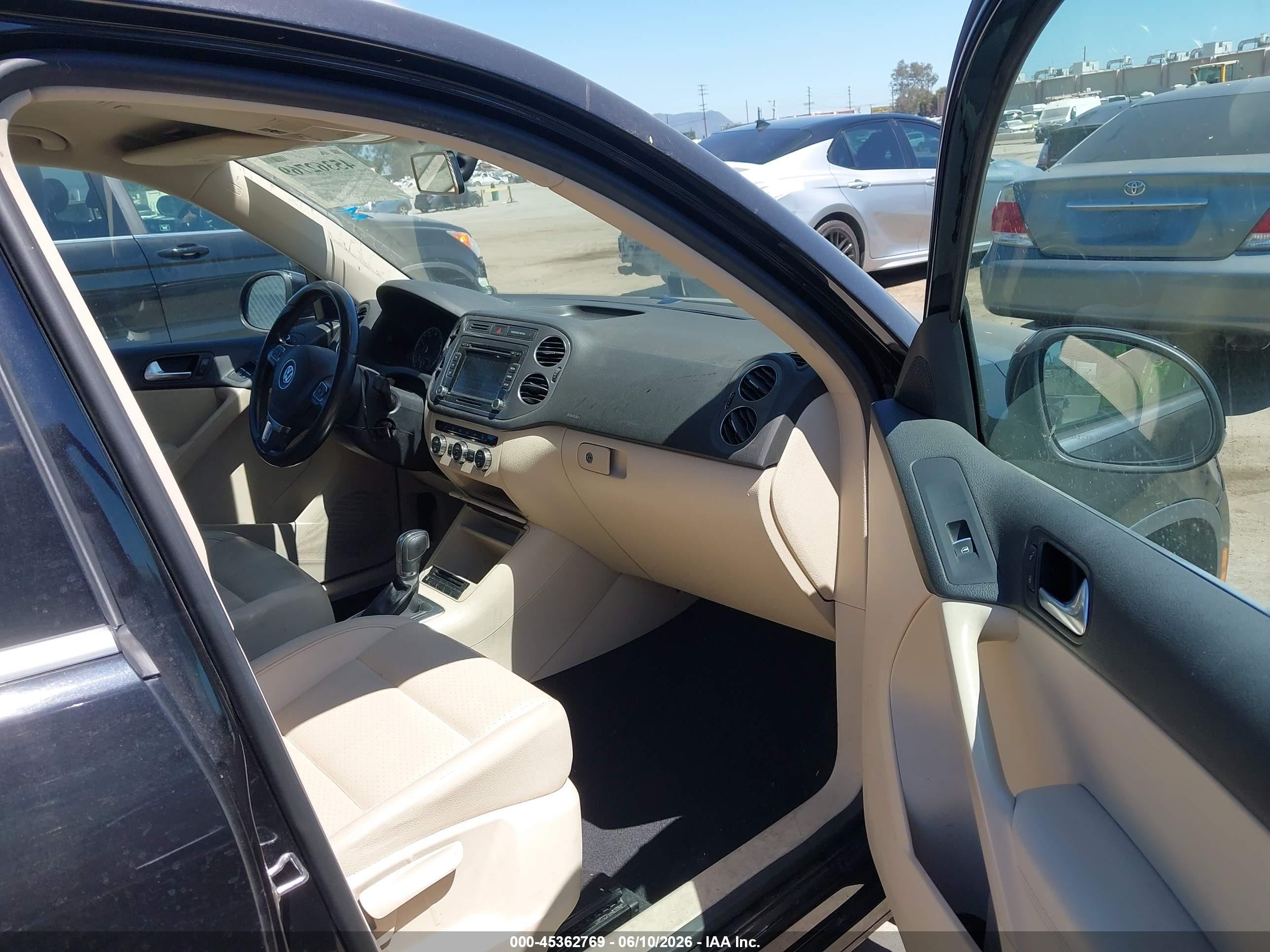 2013 Volkswagen Tiguan Se Черный vin: WVGAV7AX1DW515095