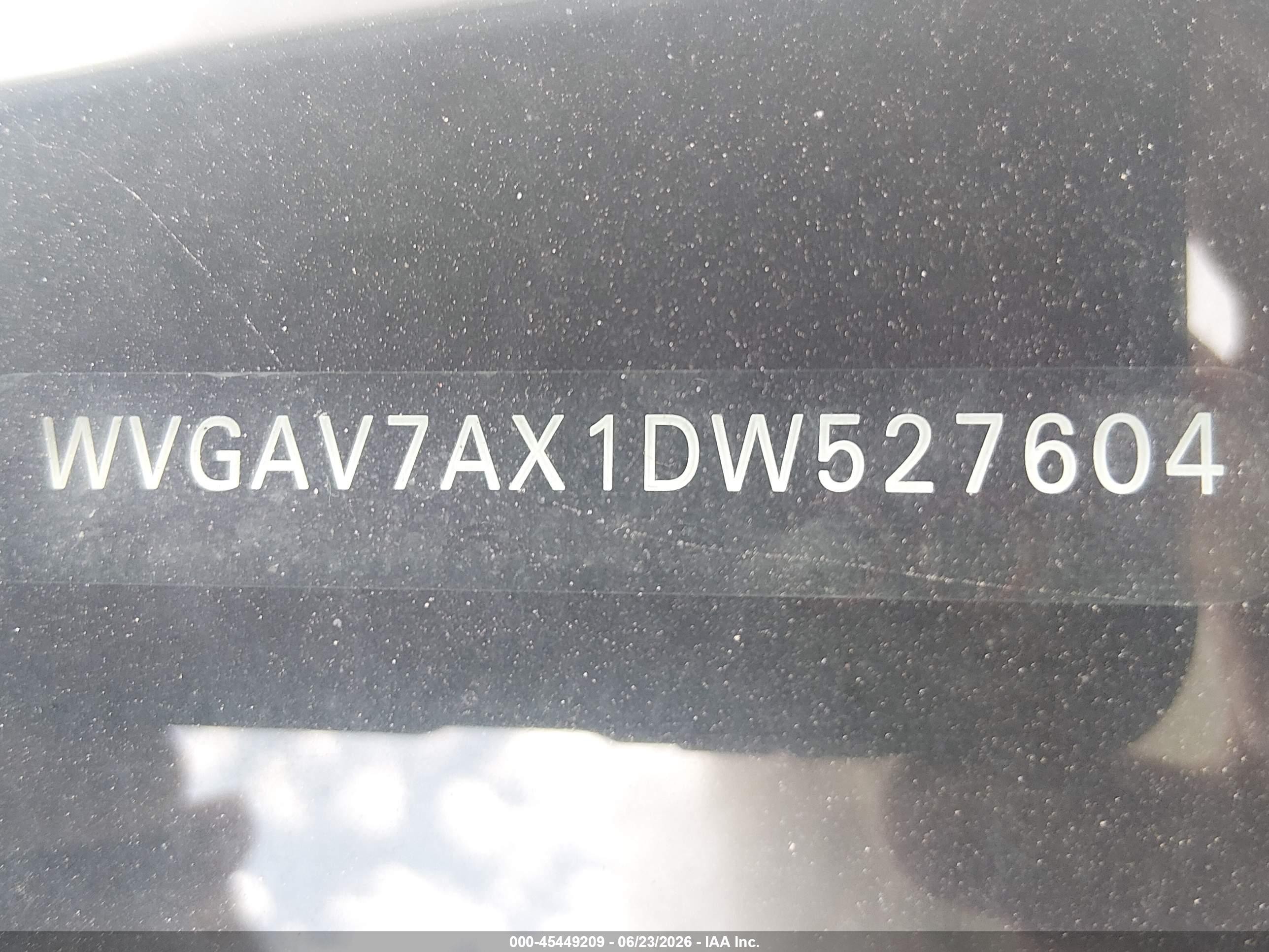 2013 Volkswagen Tiguan S White vin: WVGAV7AX1DW527604