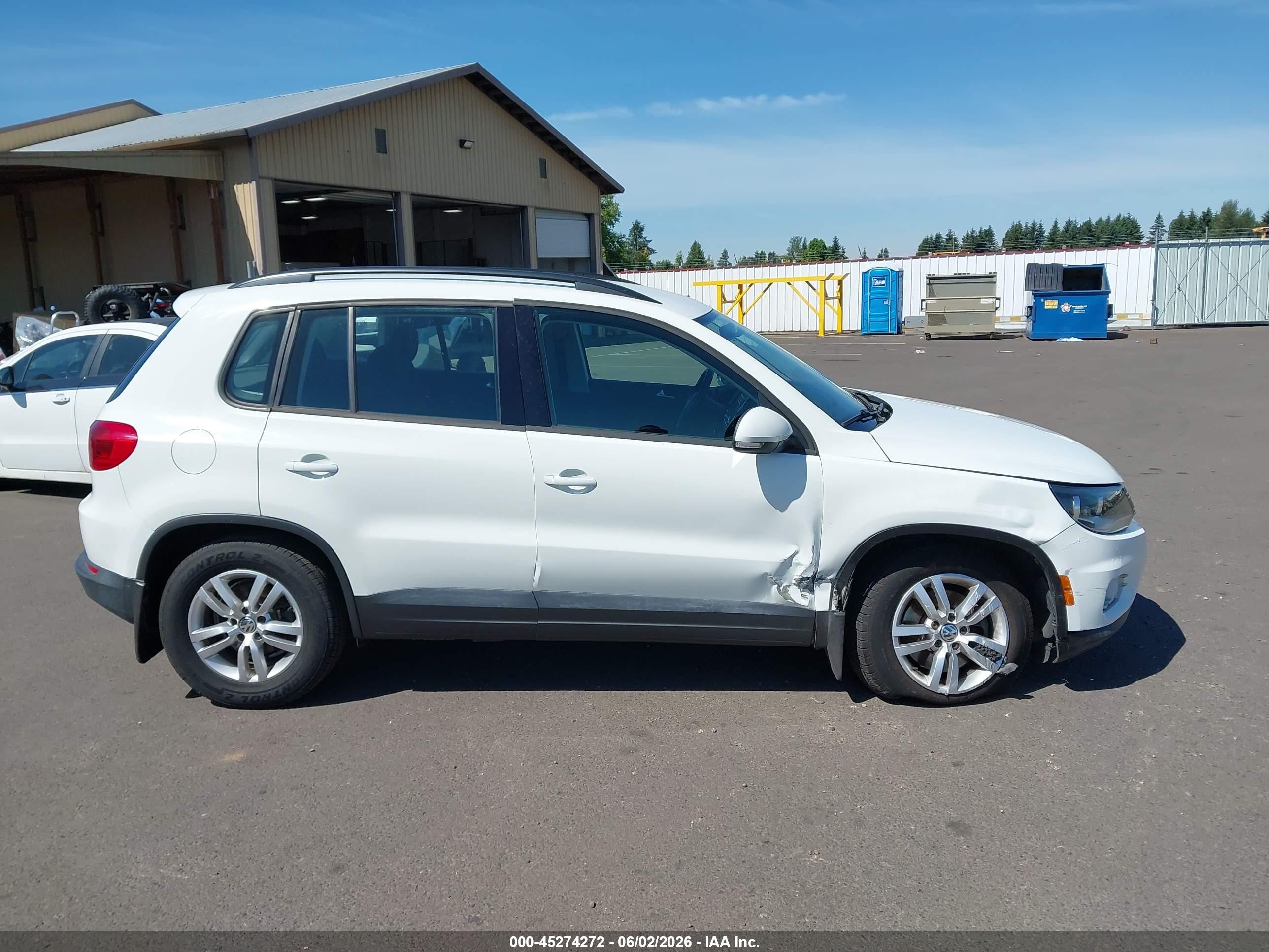 2015 Volkswagen Tiguan S White vin: WVGAV7AX1FW541473