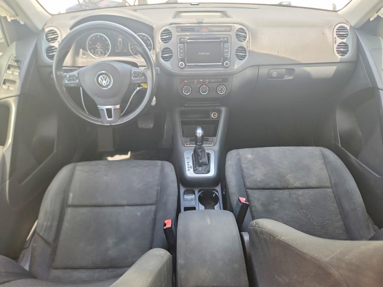 2015 Volkswagen Tiguan S White vin: WVGAV7AX1FW614549