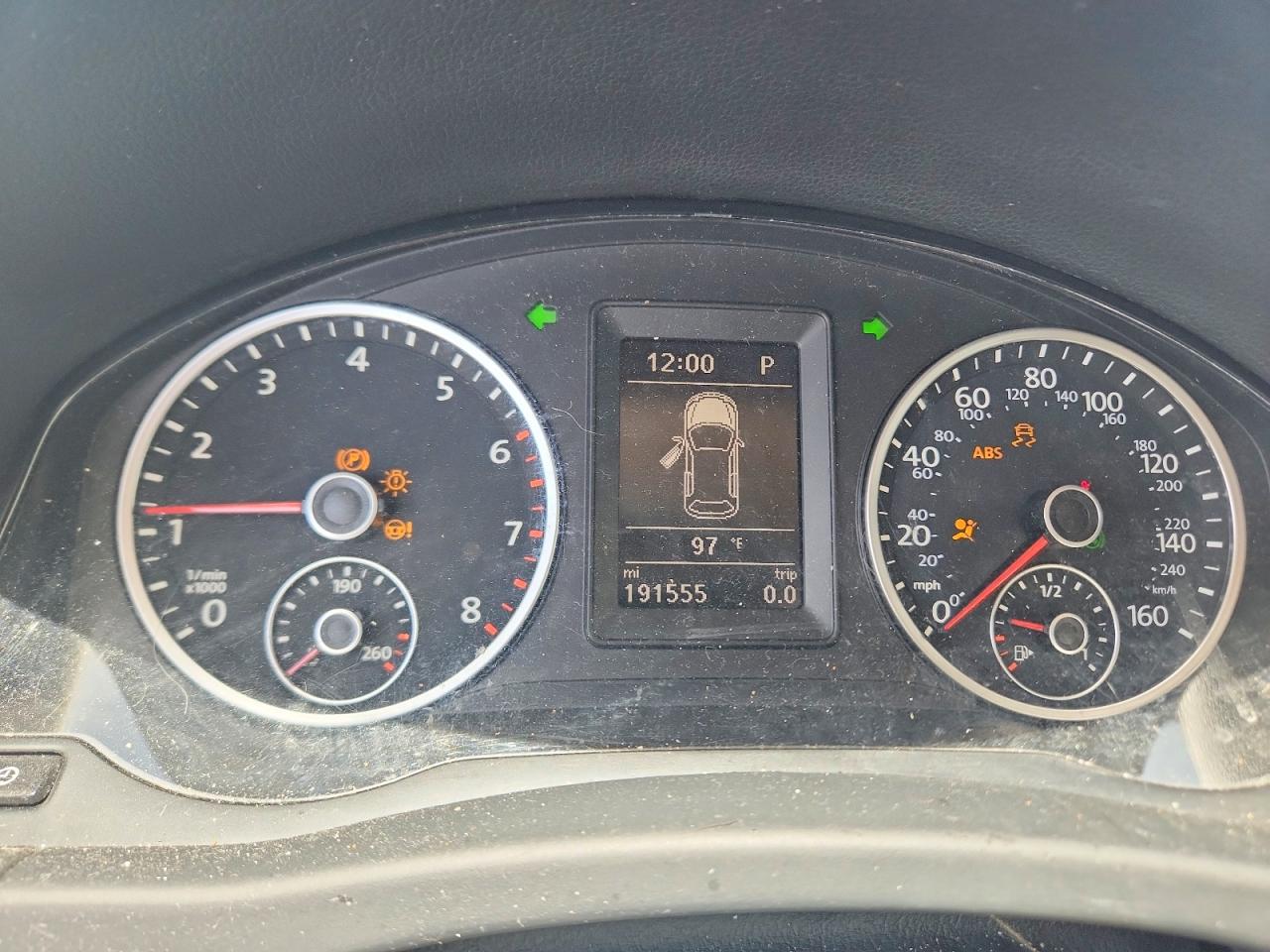 2015 Volkswagen Tiguan S White vin: WVGAV7AX1FW614549