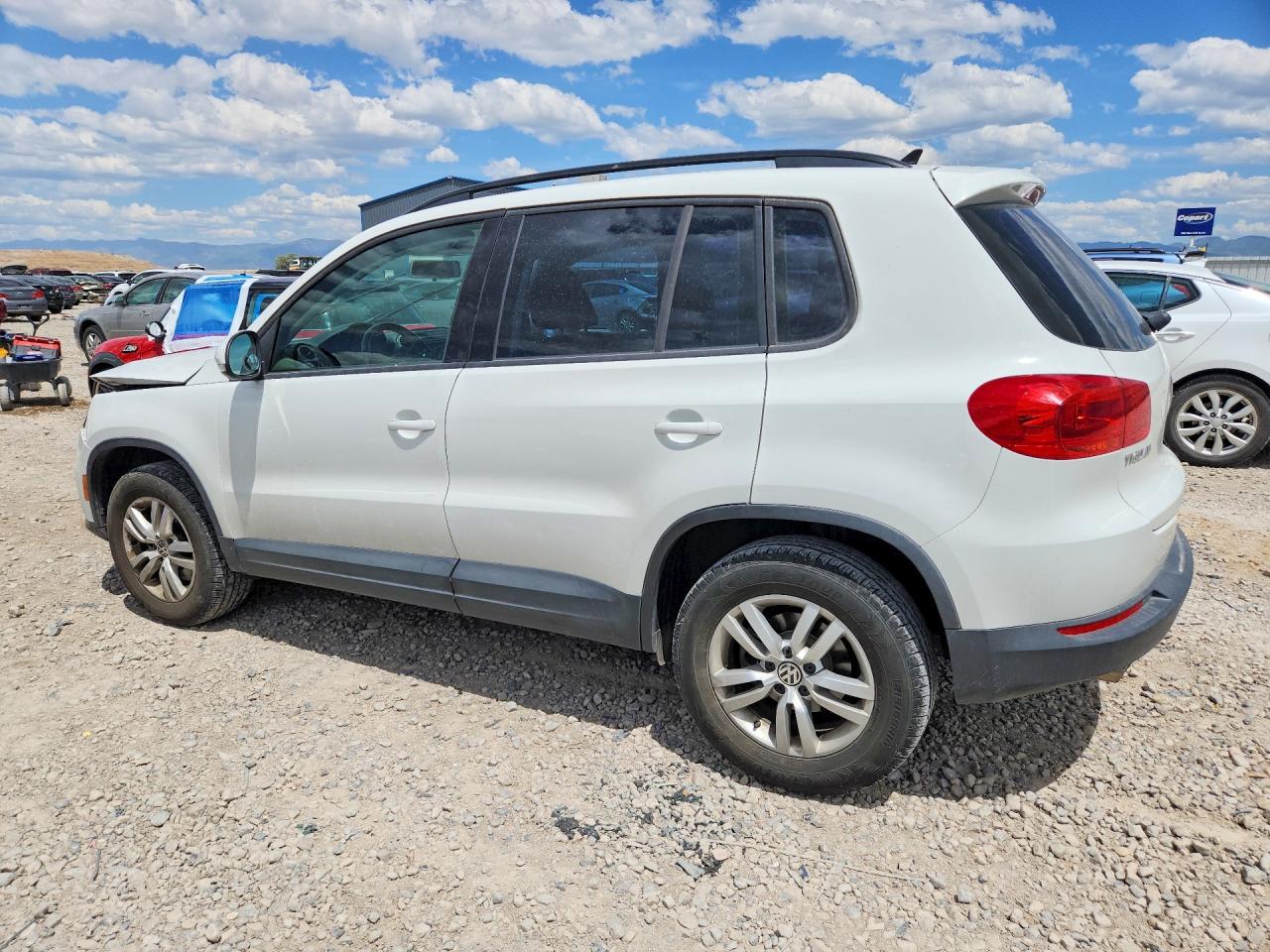 2015 Volkswagen Tiguan S White vin: WVGAV7AX1FW615605