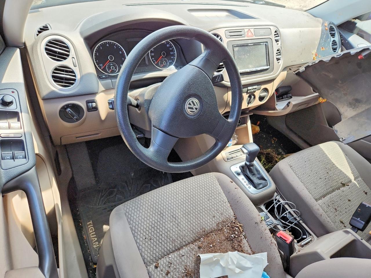 2010 Volkswagen Tiguan S Черный vin: WVGAV7AX2AW511469