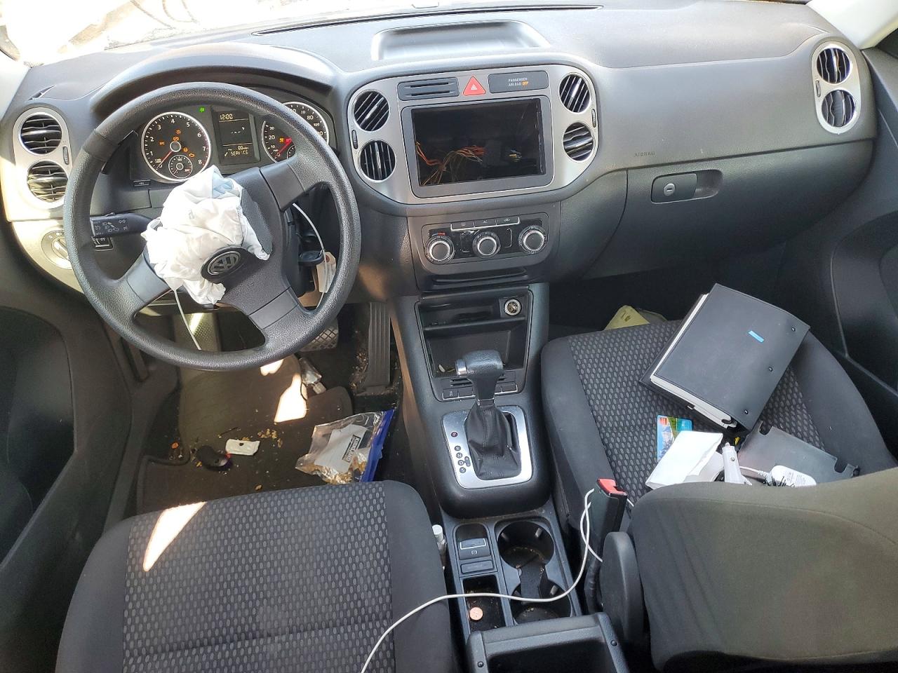 2010 Volkswagen Tiguan S Черный vin: WVGAV7AX2AW515117