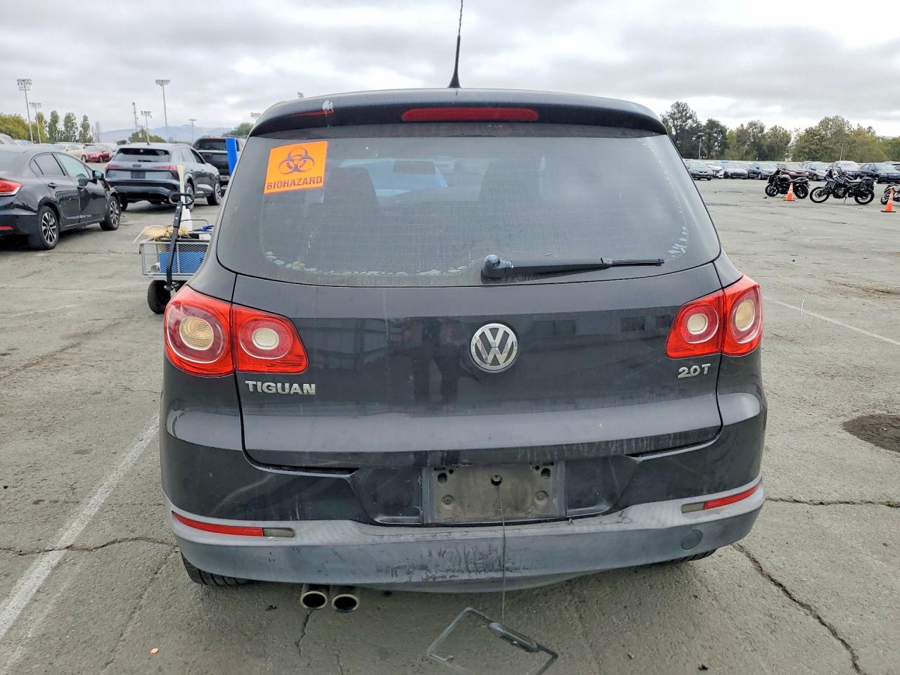 2010 Volkswagen Tiguan S Черный vin: WVGAV7AX2AW515117