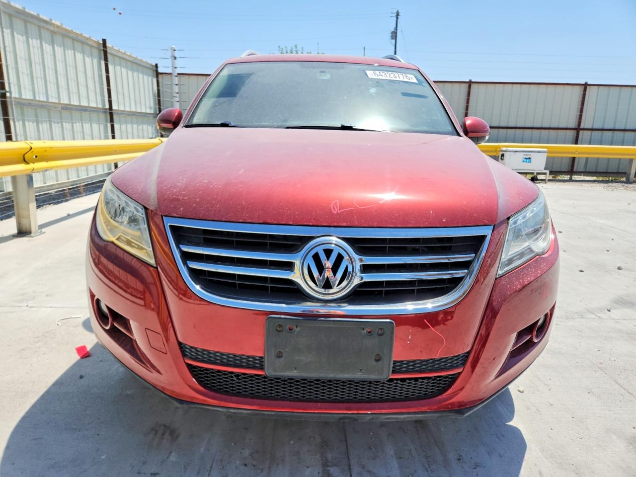 2011 Volkswagen Tiguan S Темно-бордовый vin: WVGAV7AX2BW000250