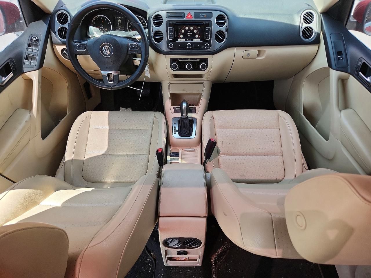 2011 Volkswagen Tiguan S Темно-бордовый vin: WVGAV7AX2BW000250