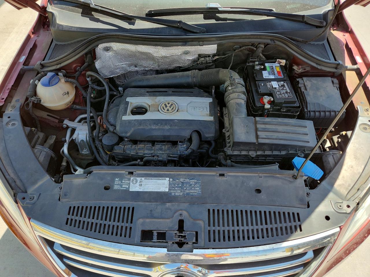 2011 Volkswagen Tiguan S Темно-бордовый vin: WVGAV7AX2BW000250