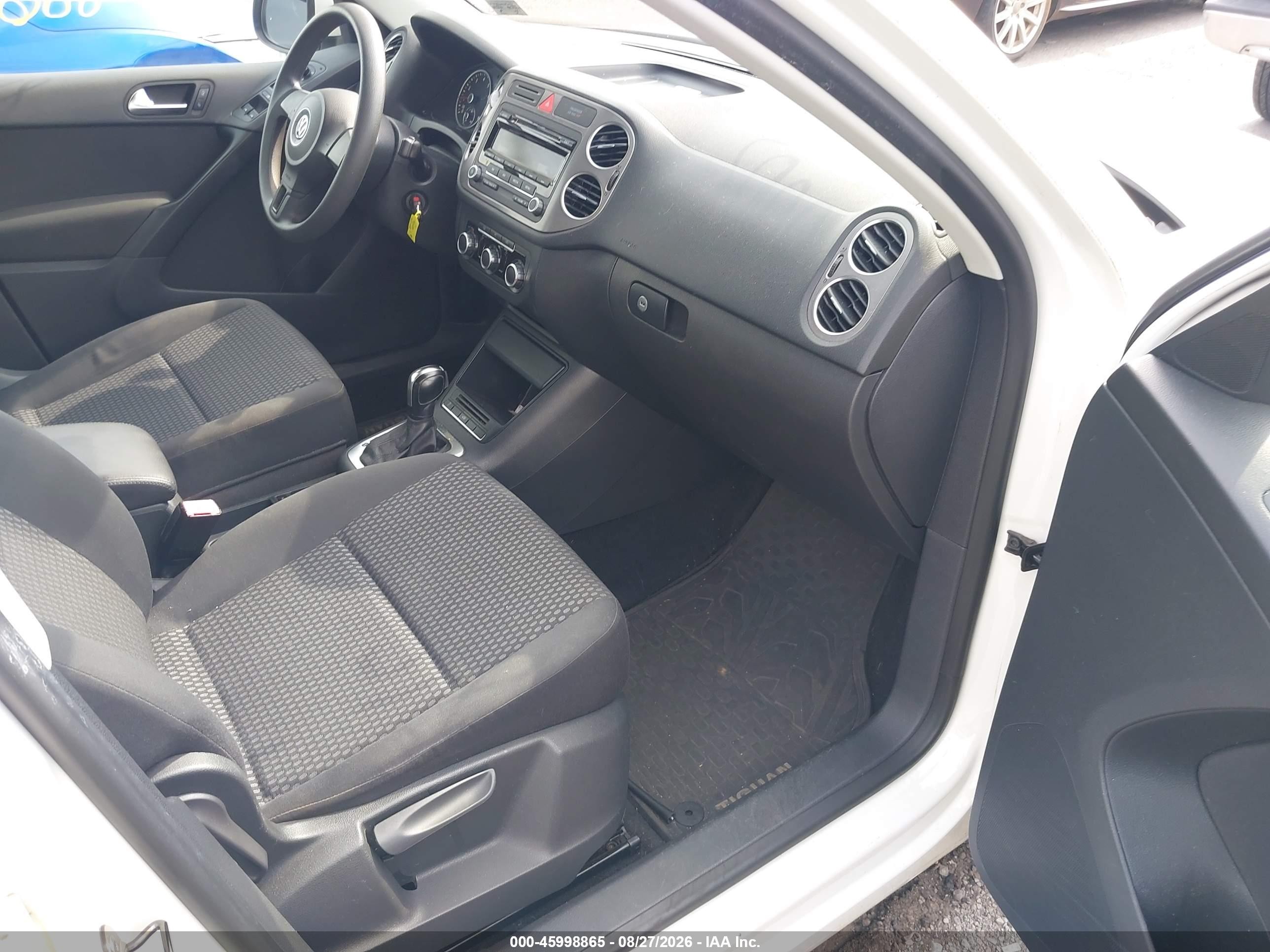 2011 Volkswagen Tiguan S White vin: WVGAV7AX2BW505561