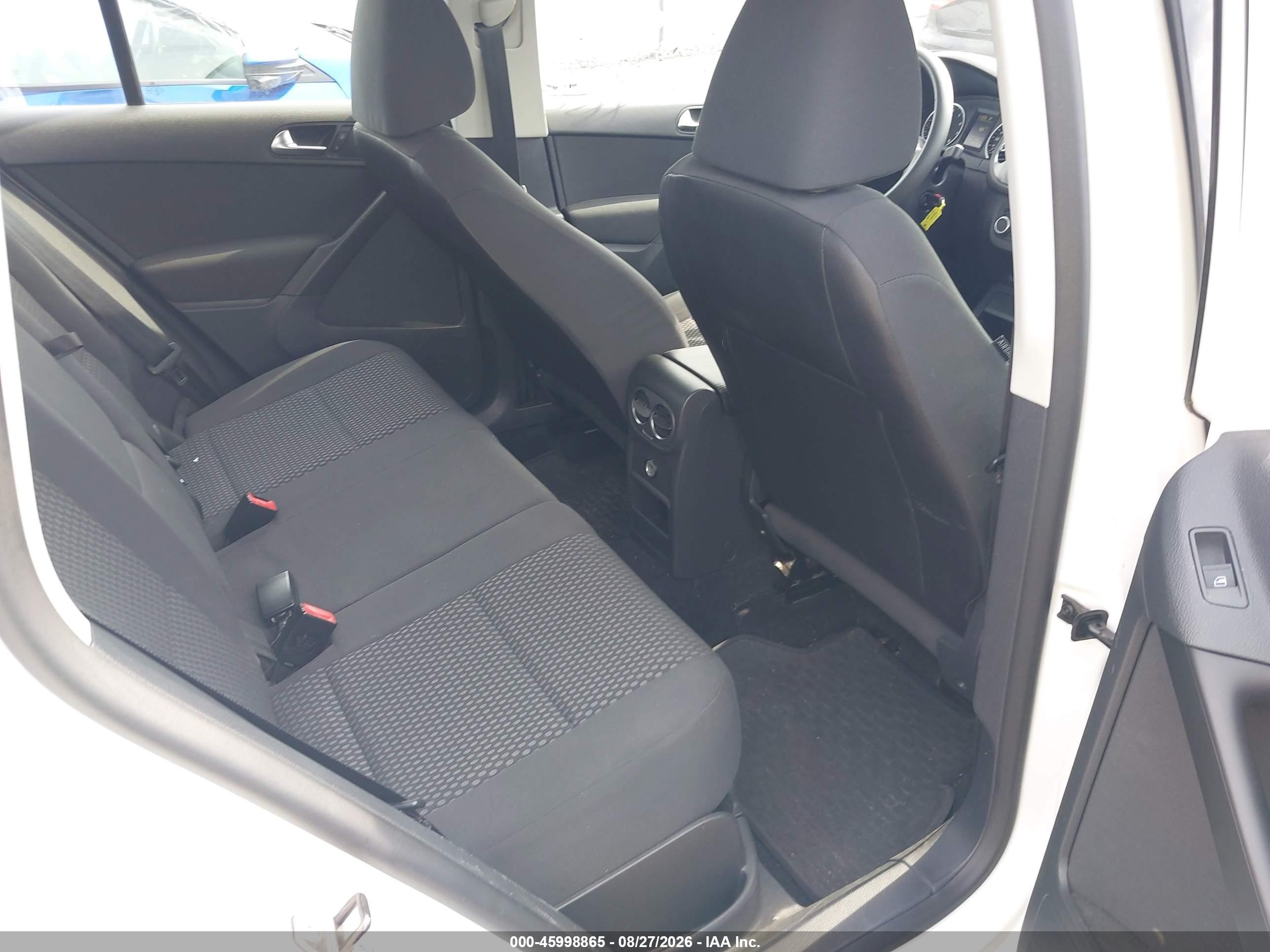 2011 Volkswagen Tiguan S White vin: WVGAV7AX2BW505561