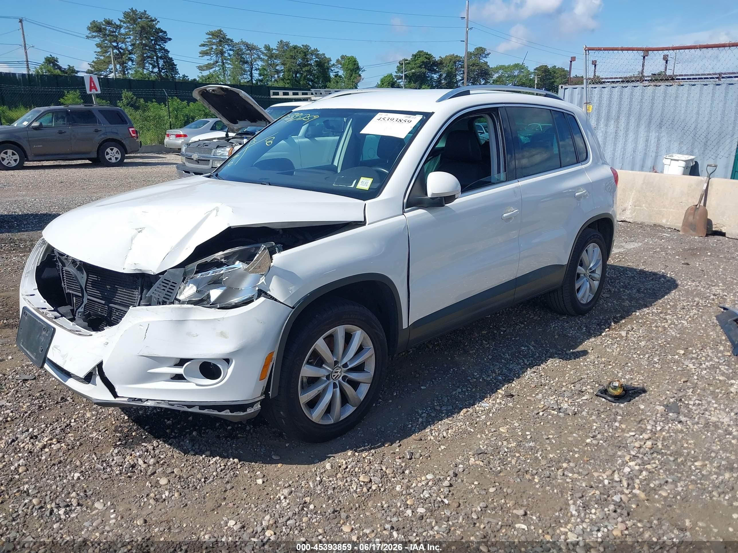 2011 Volkswagen Tiguan Se White vin: WVGAV7AX2BW508976