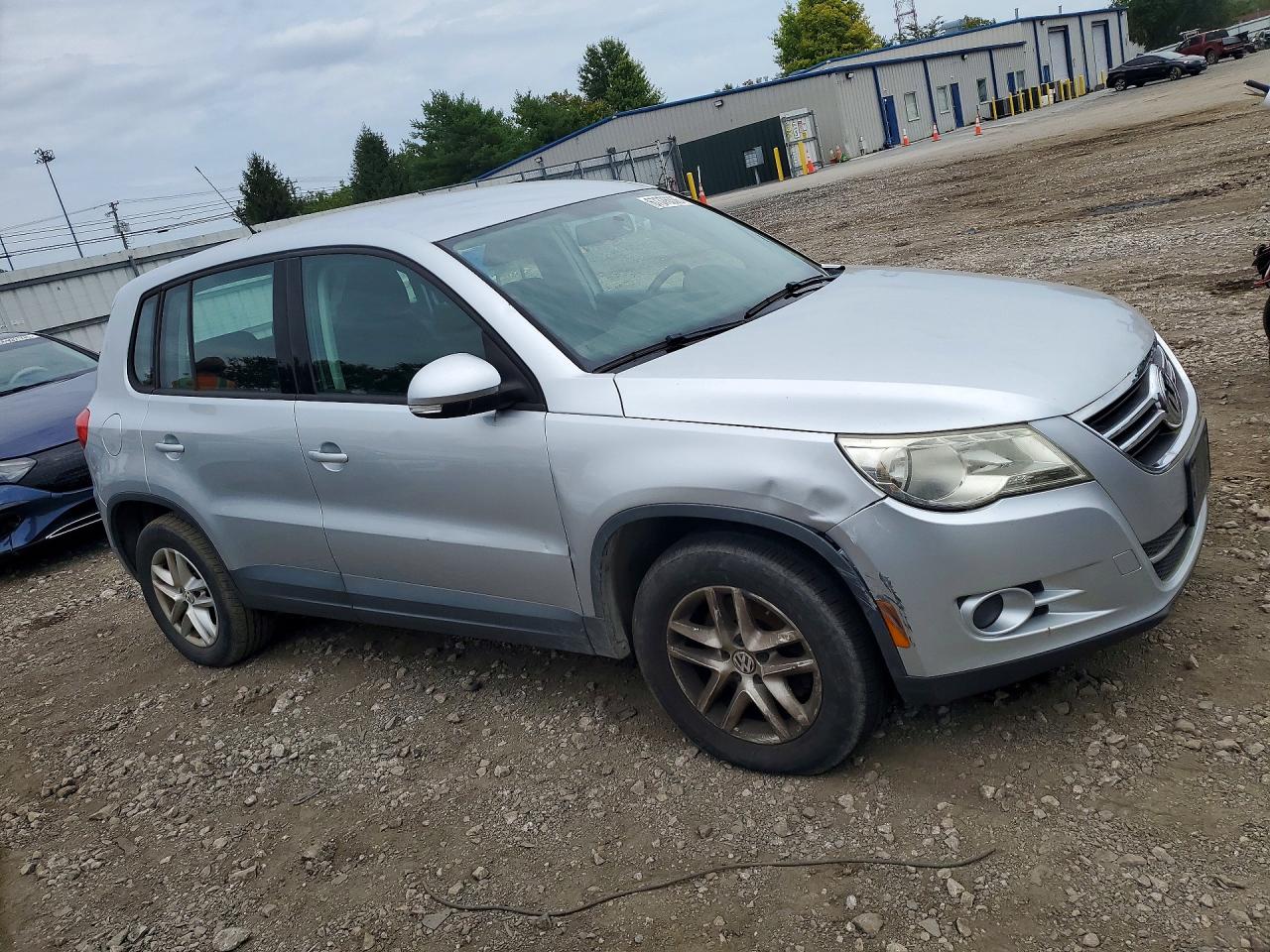 2011 Volkswagen Tiguan S Silver vin: WVGAV7AX2BW521503