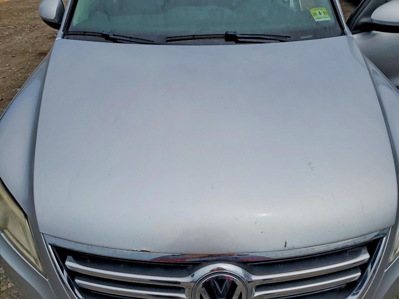 2011 Volkswagen Tiguan S Silver vin: WVGAV7AX2BW521503