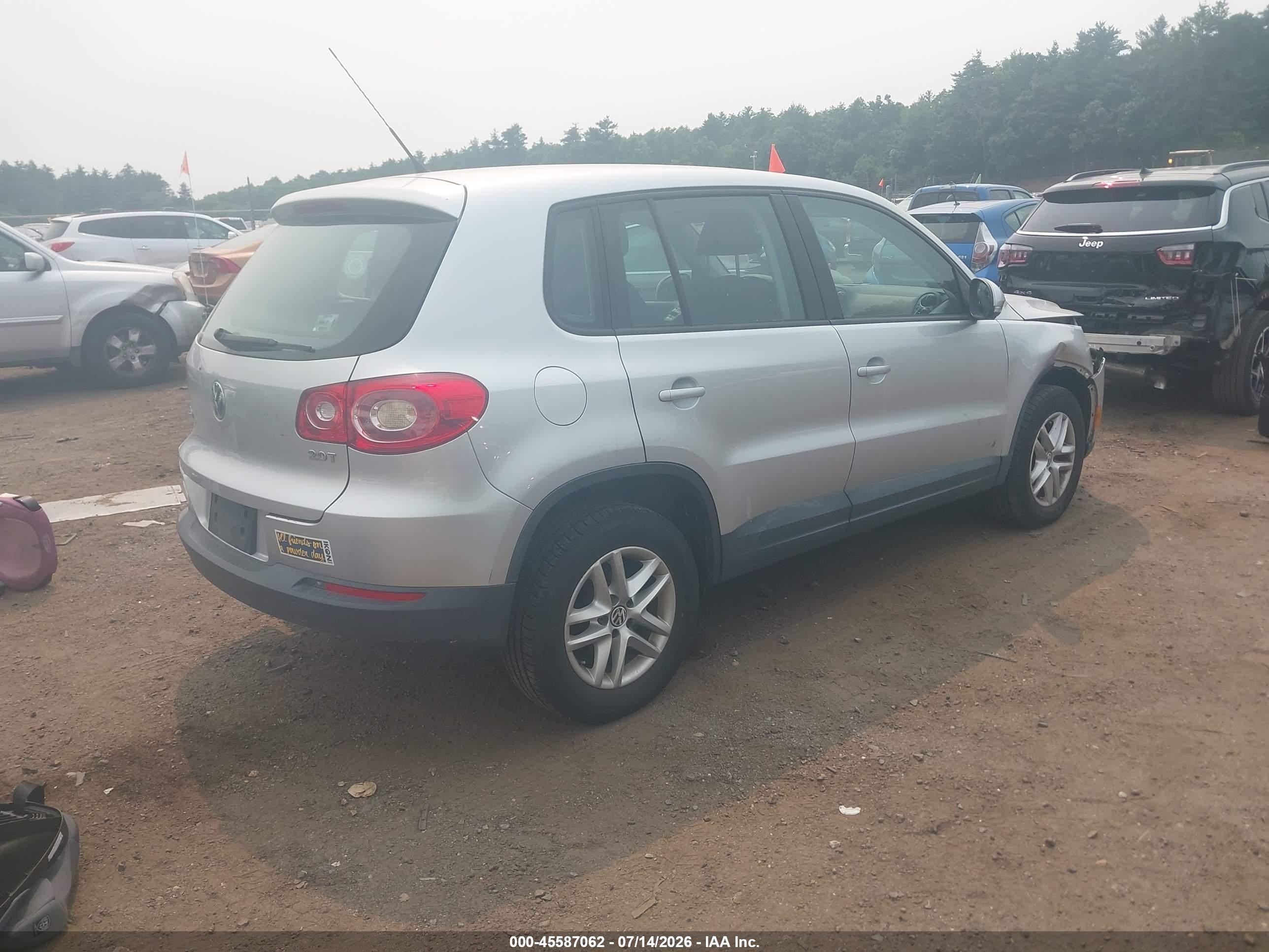 2011 Volkswagen Tiguan S Gray vin: WVGAV7AX2BW527172