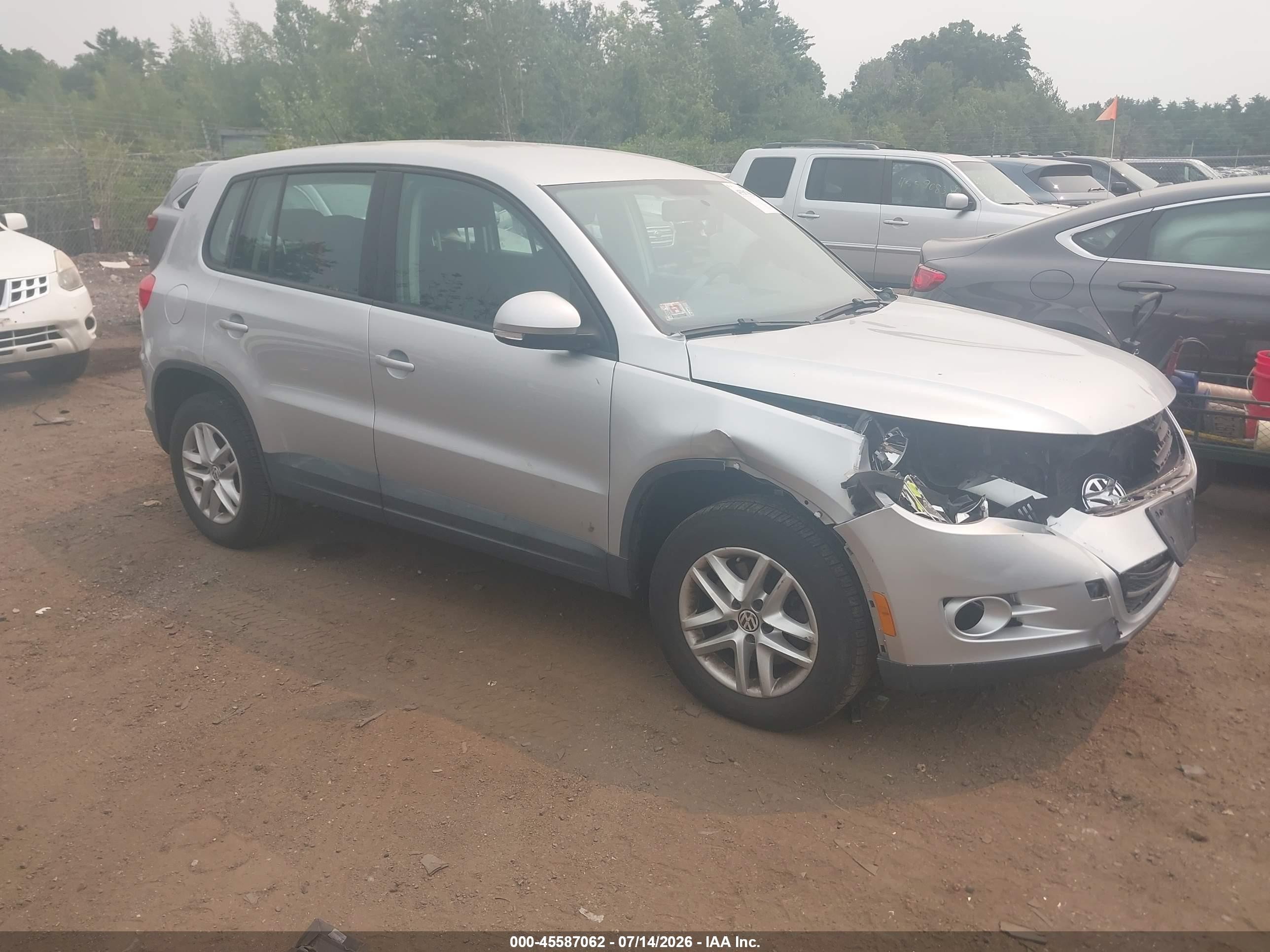 2011 Volkswagen Tiguan S Gray vin: WVGAV7AX2BW527172