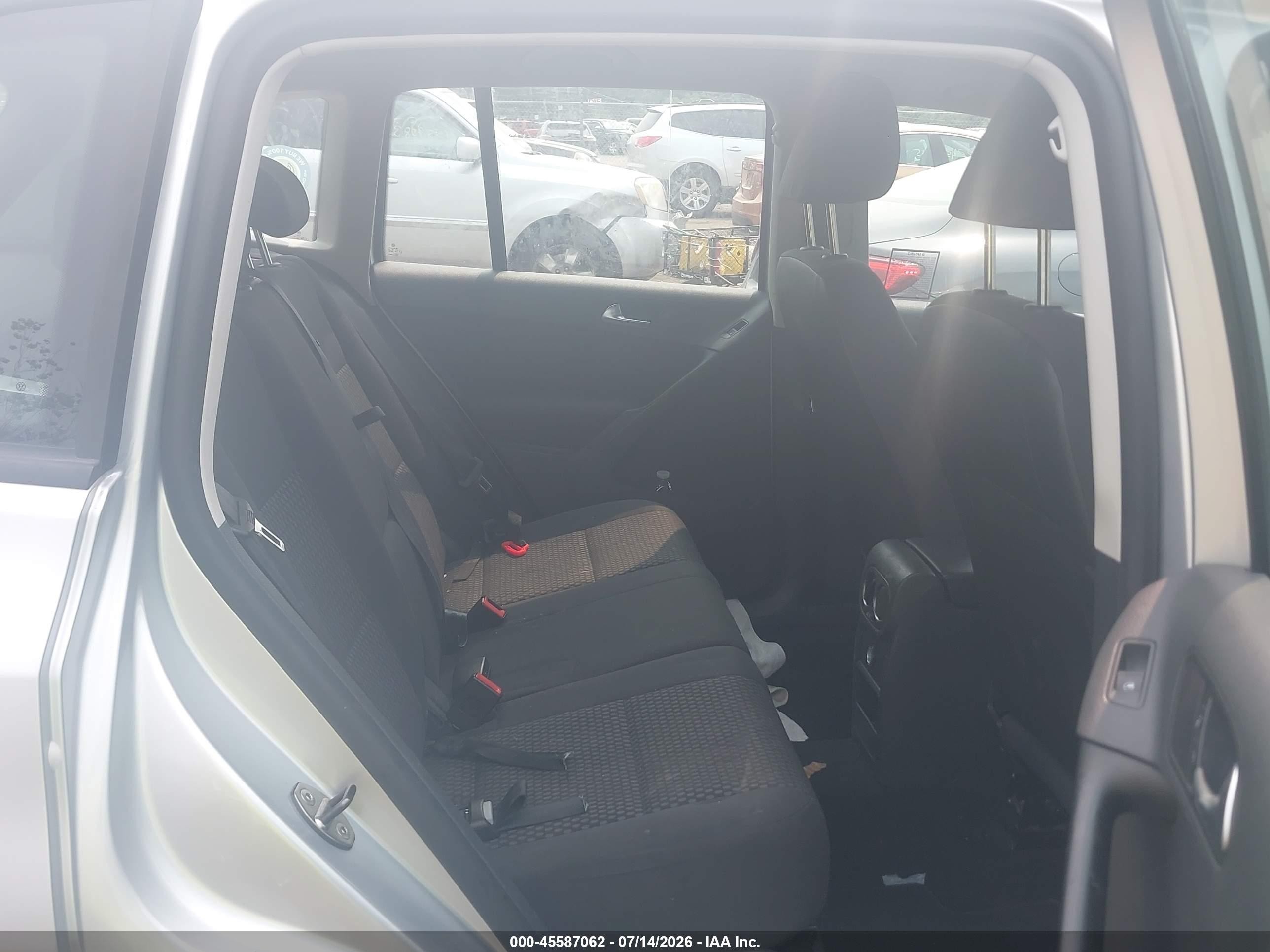 2011 Volkswagen Tiguan S Gray vin: WVGAV7AX2BW527172