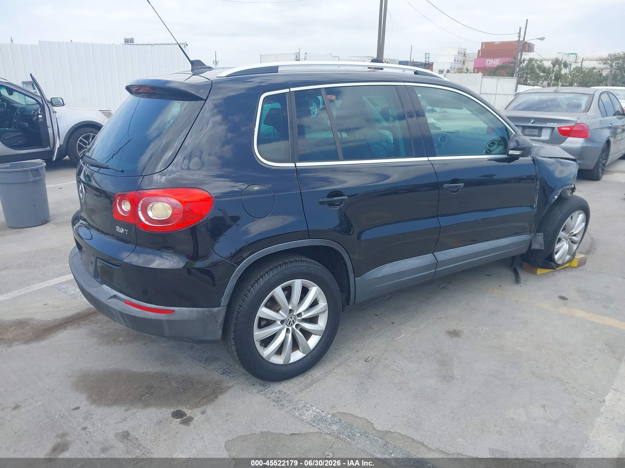 2011 Volkswagen Tiguan Se Black vin: WVGAV7AX2BW545445