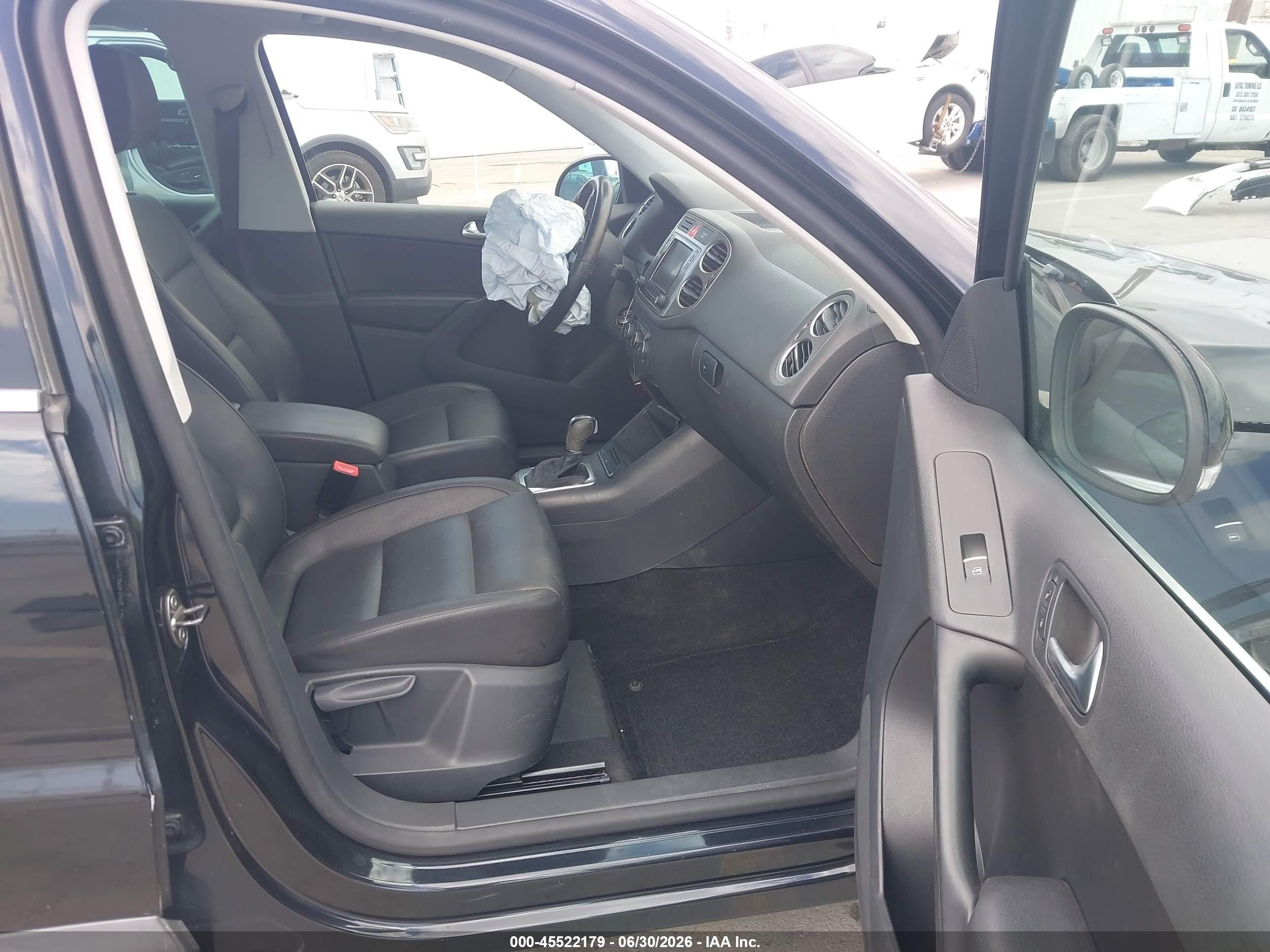 2011 Volkswagen Tiguan Se Black vin: WVGAV7AX2BW545445