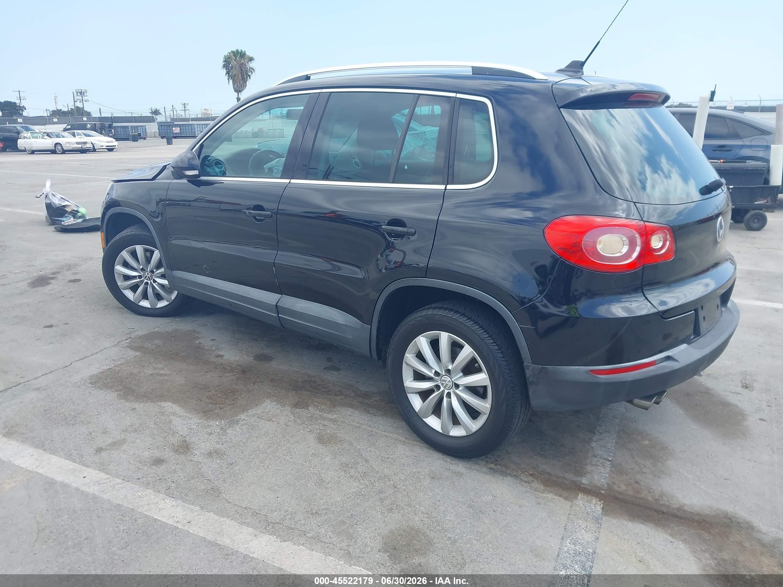 2011 Volkswagen Tiguan Se Black vin: WVGAV7AX2BW545445