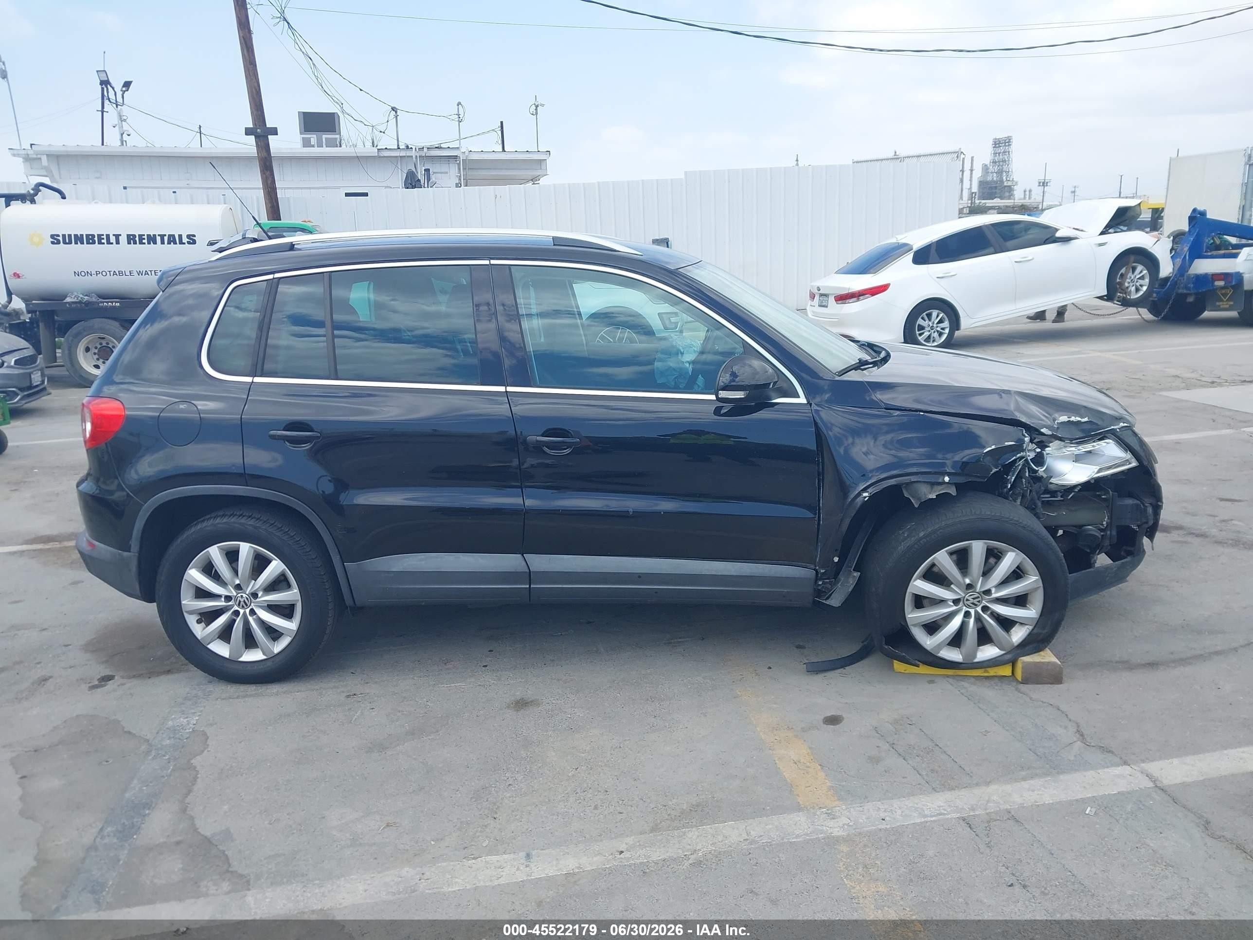 2011 Volkswagen Tiguan Se Black vin: WVGAV7AX2BW545445