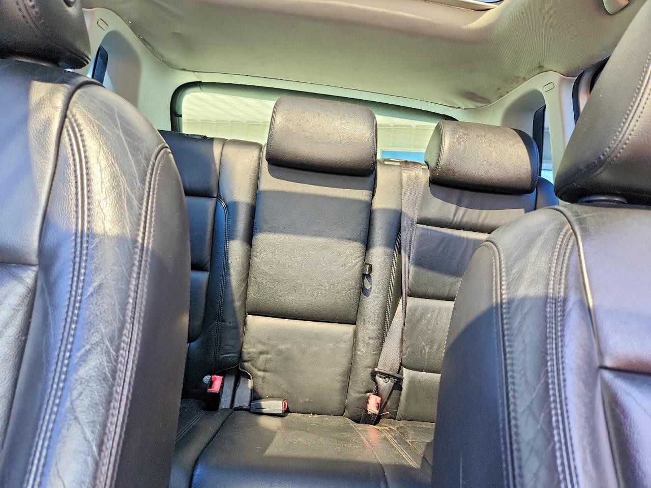 2011 Volkswagen Tiguan S Silver vin: WVGAV7AX2BW547129