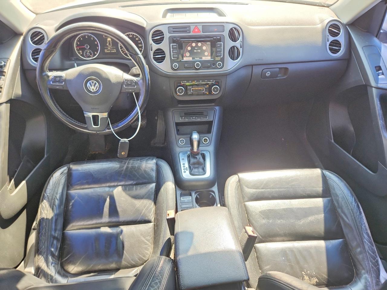 2011 Volkswagen Tiguan S Silver vin: WVGAV7AX2BW547129
