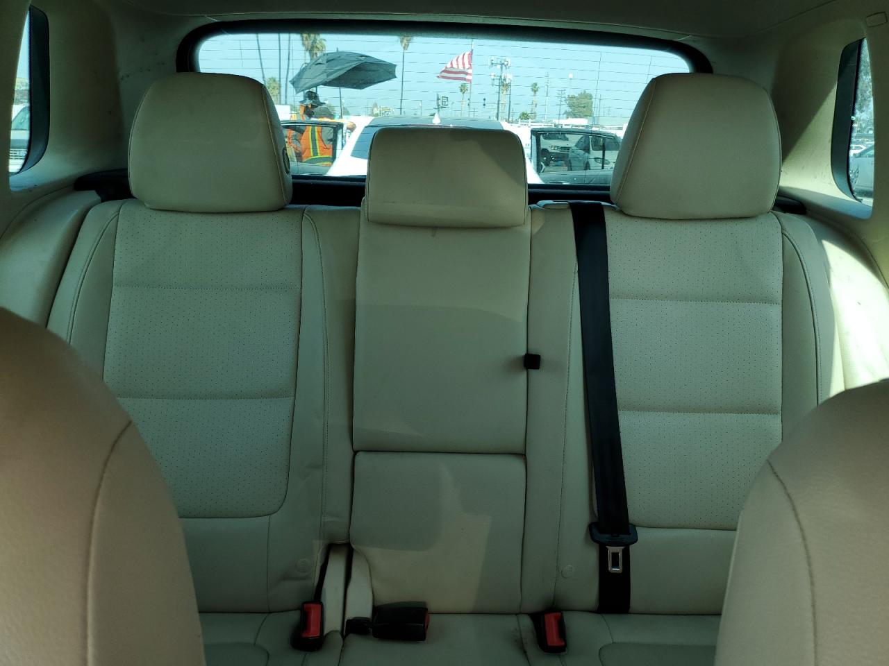2012 Volkswagen Tiguan S White vin: WVGAV7AX2CW514505