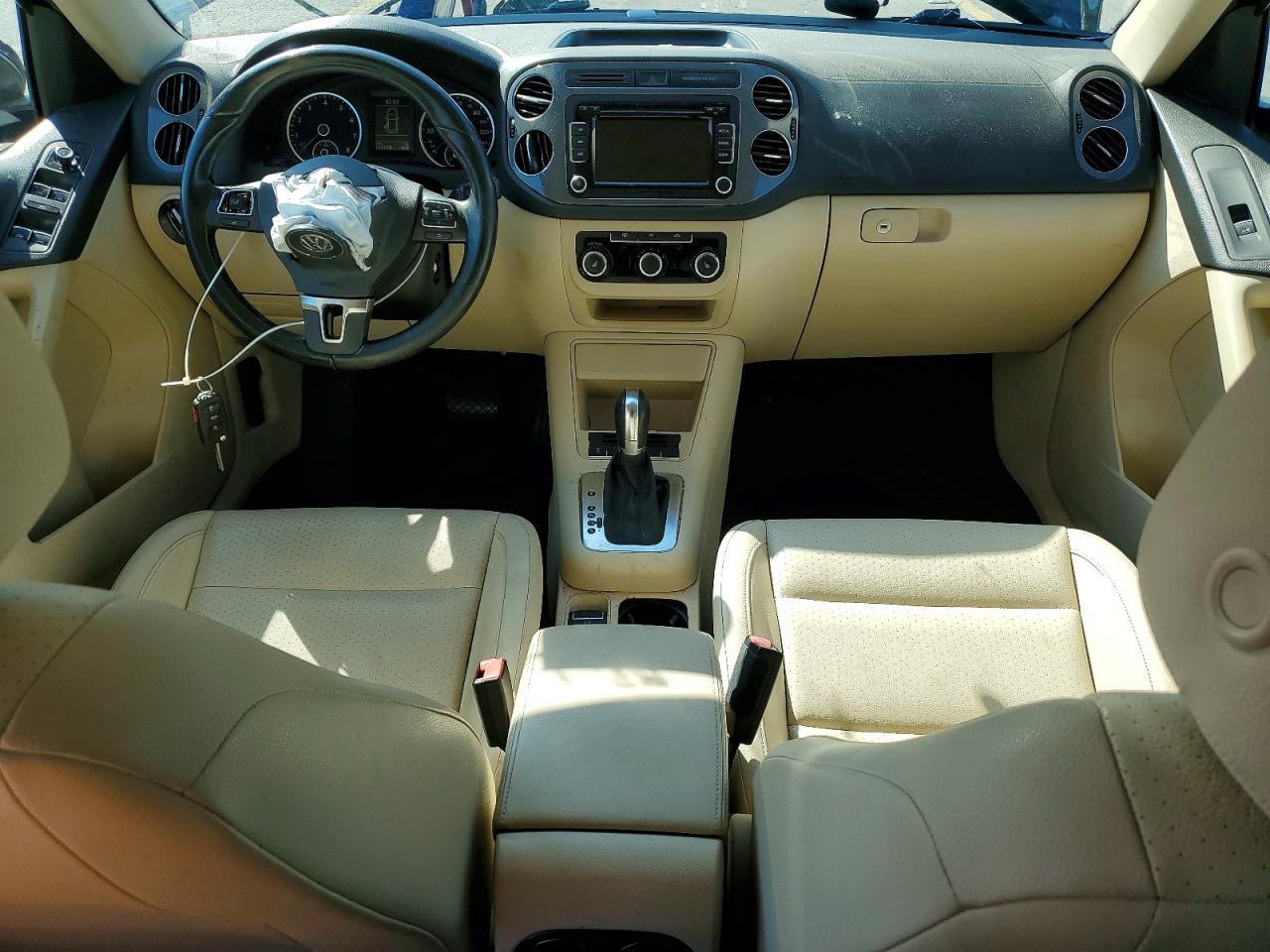 2012 Volkswagen Tiguan S Черный vin: WVGAV7AX2CW530039