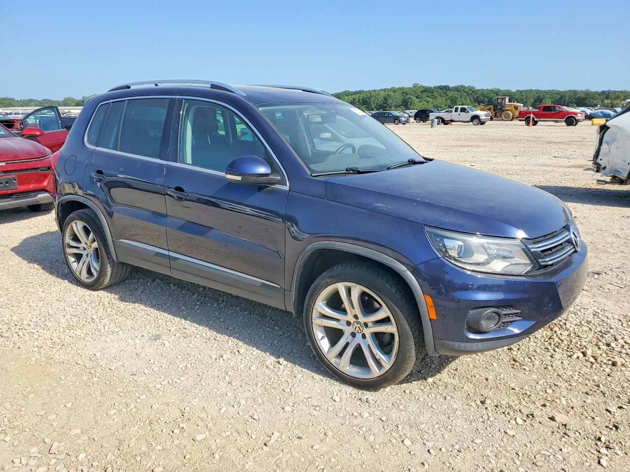 2012 Volkswagen Tiguan S Blue vin: WVGAV7AX2CW547908