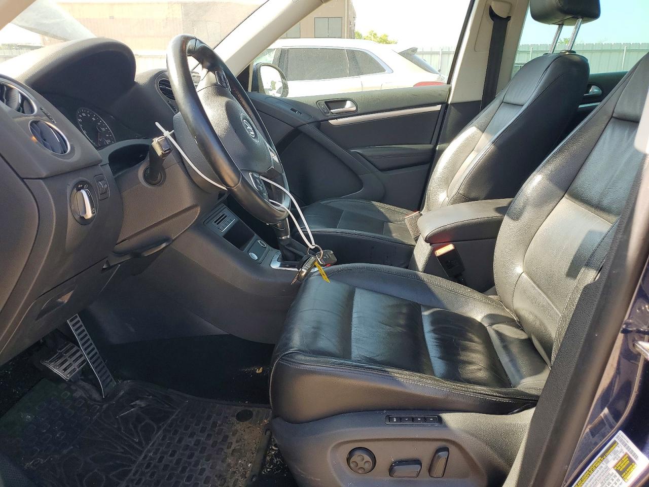 2012 Volkswagen Tiguan S Blue vin: WVGAV7AX2CW547908