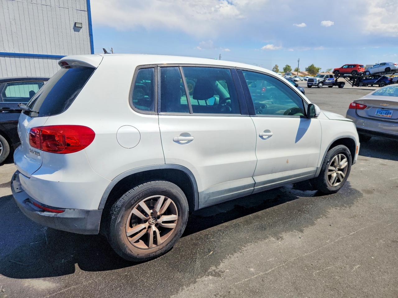 2012 Volkswagen Tiguan S White vin: WVGAV7AX2CW584795