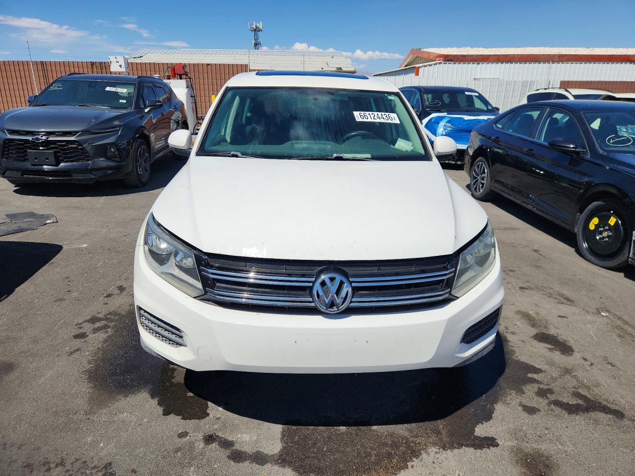2012 Volkswagen Tiguan S White vin: WVGAV7AX2CW584795