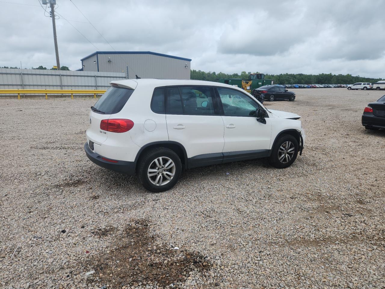 2012 Volkswagen Tiguan S White vin: WVGAV7AX2CW593416