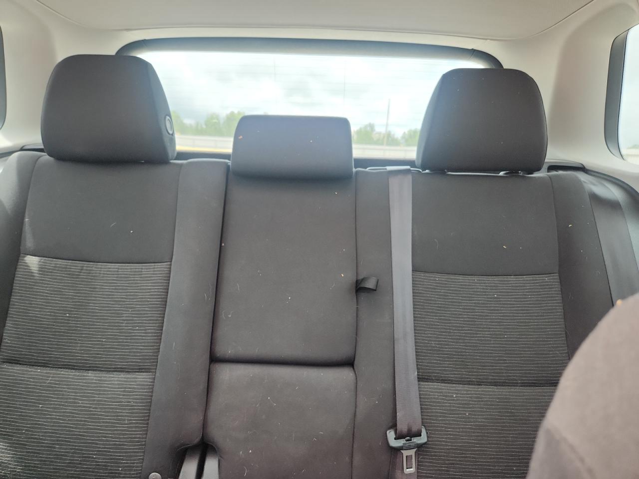 2012 Volkswagen Tiguan S White vin: WVGAV7AX2CW593416