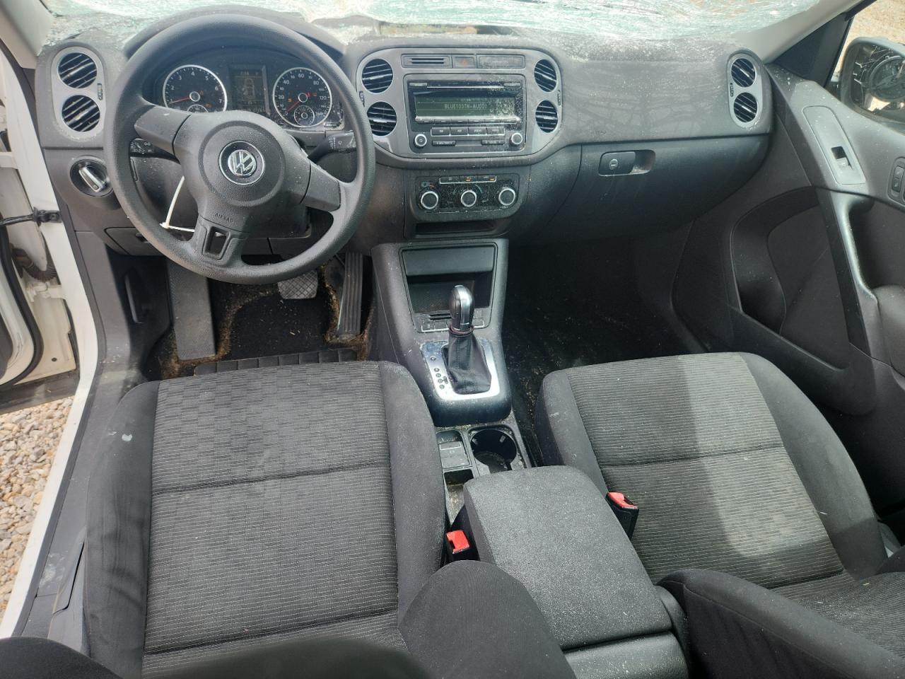 2012 Volkswagen Tiguan S White vin: WVGAV7AX2CW593416