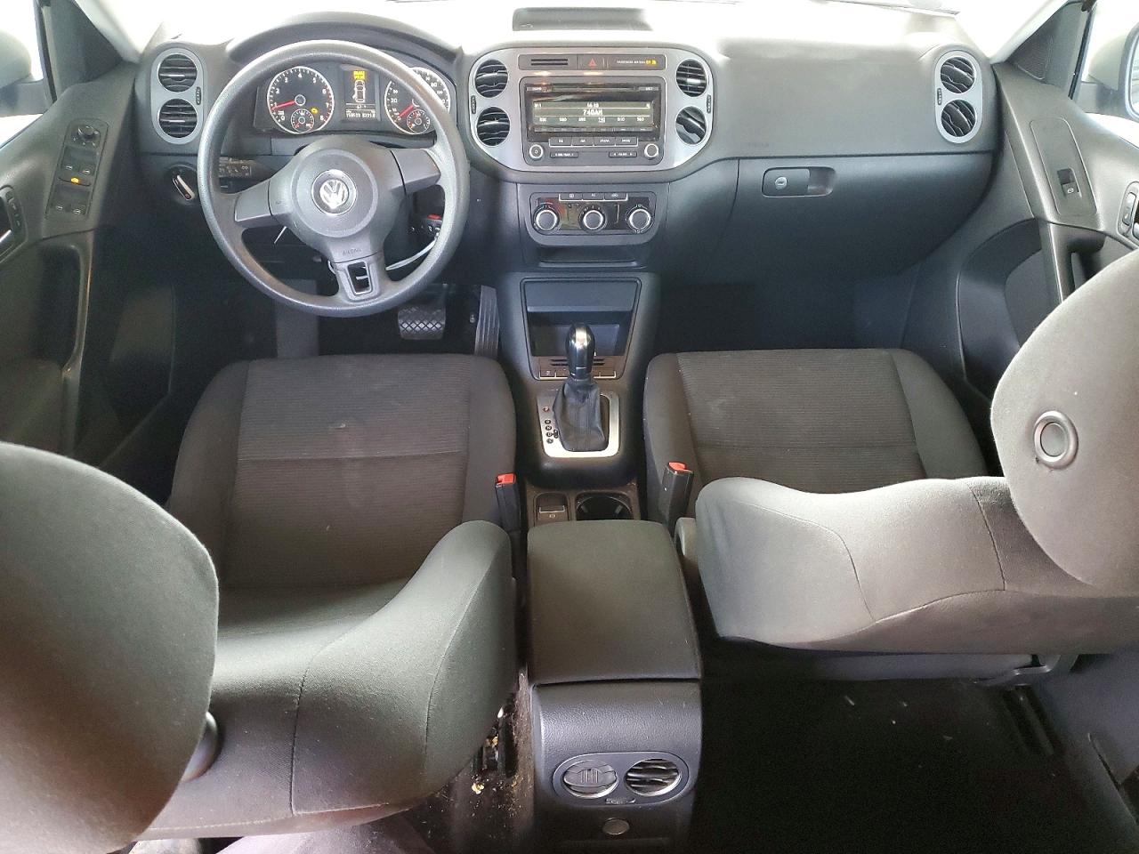 2012 Volkswagen Tiguan S Silver vin: WVGAV7AX2CW607976