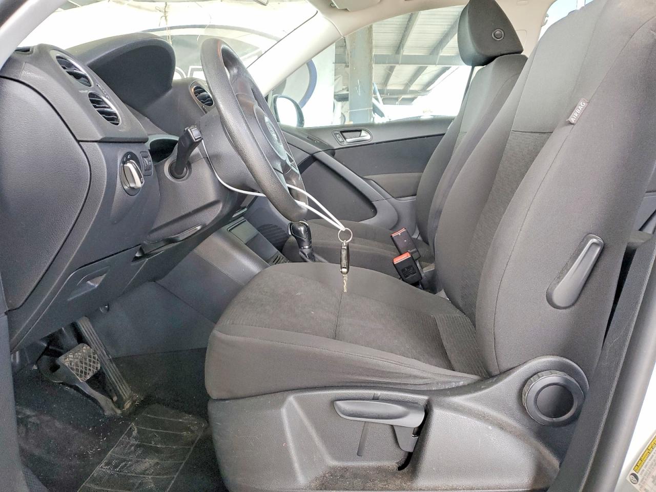 2012 Volkswagen Tiguan S Silver vin: WVGAV7AX2CW607976