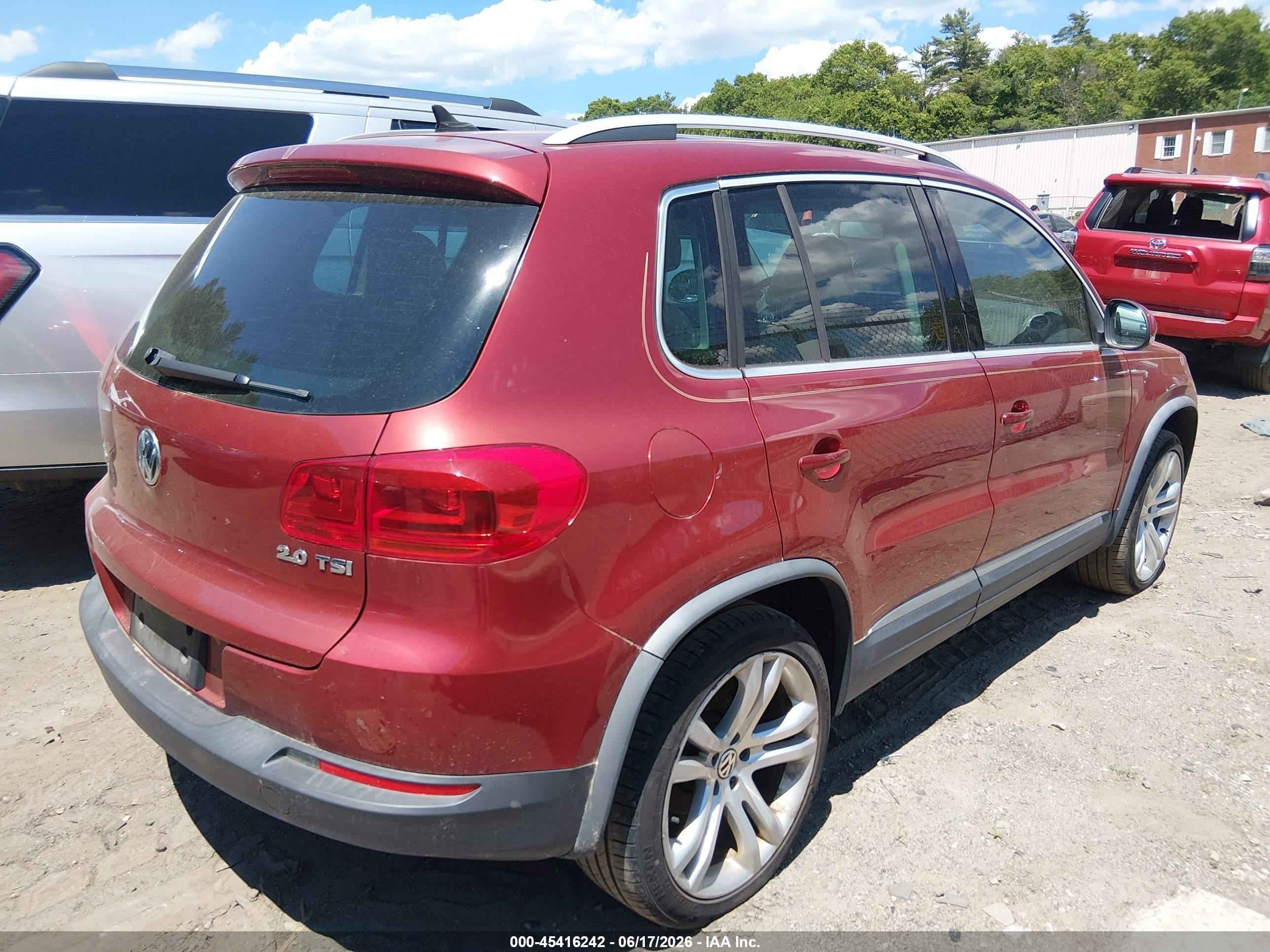 2013 Volkswagen Tiguan Sel Red vin: WVGAV7AX2DW029170