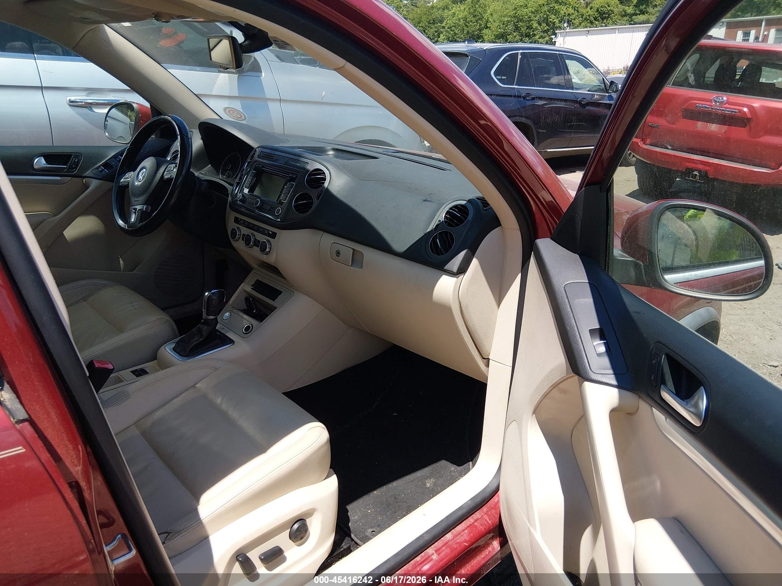 2013 Volkswagen Tiguan Sel Red vin: WVGAV7AX2DW029170