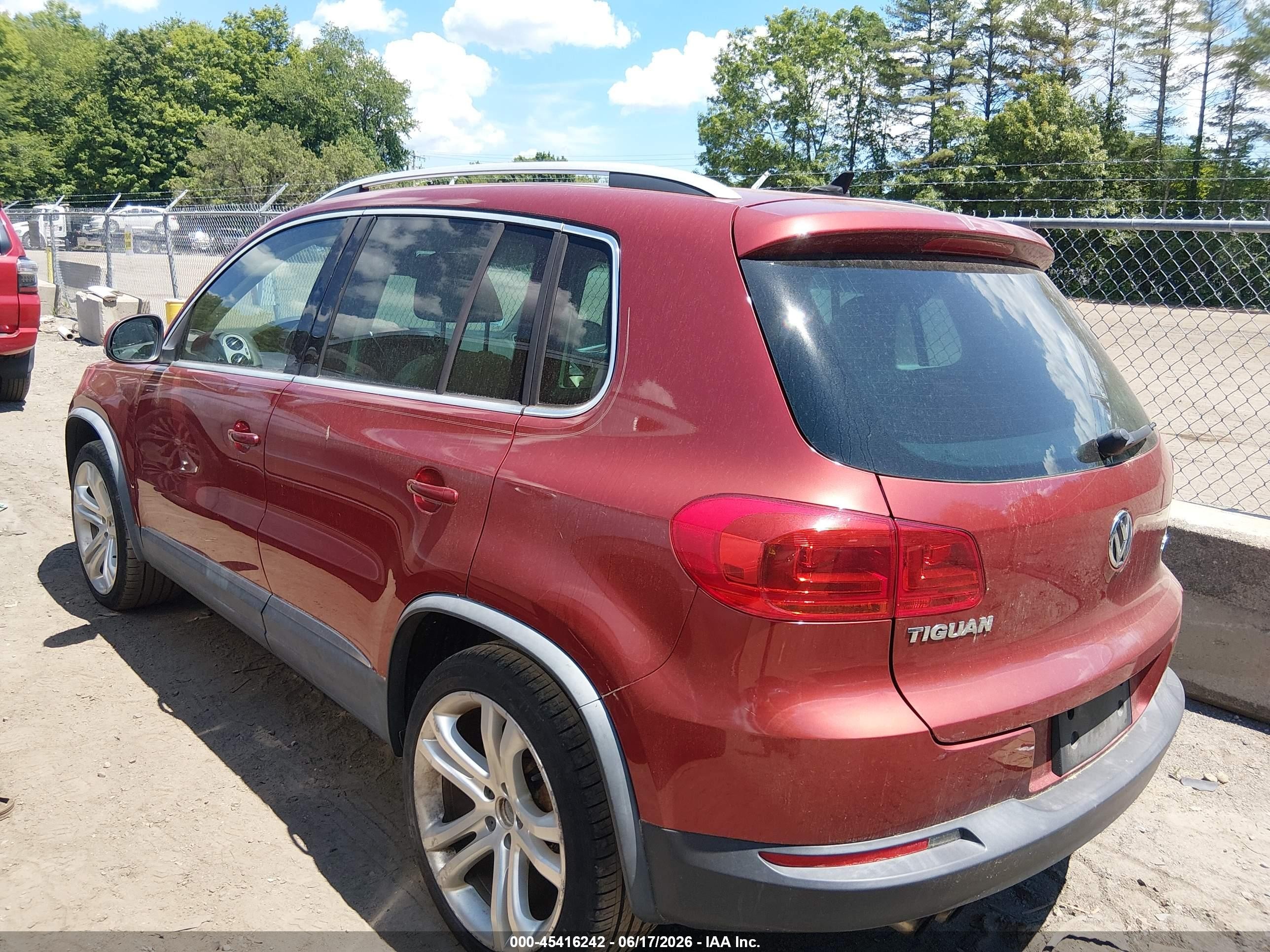 2013 Volkswagen Tiguan Sel Red vin: WVGAV7AX2DW029170