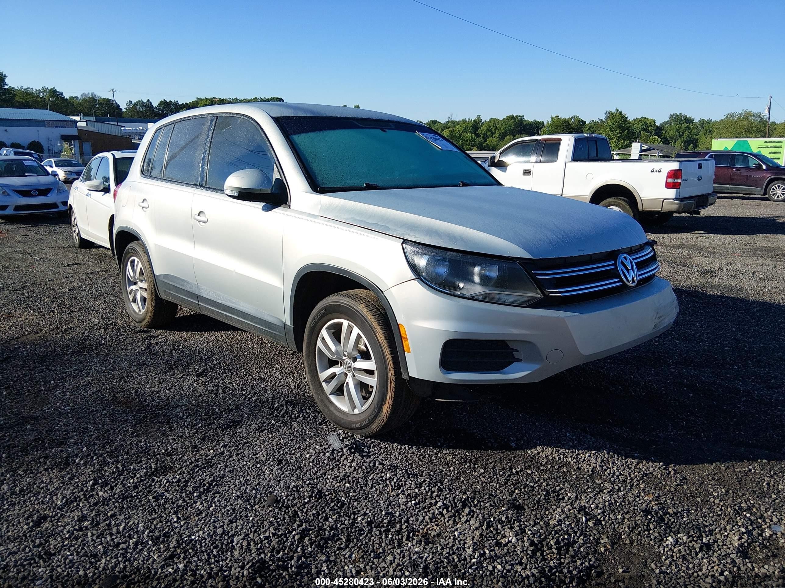 2013 Volkswagen Tiguan S Silver vin: WVGAV7AX2DW520922