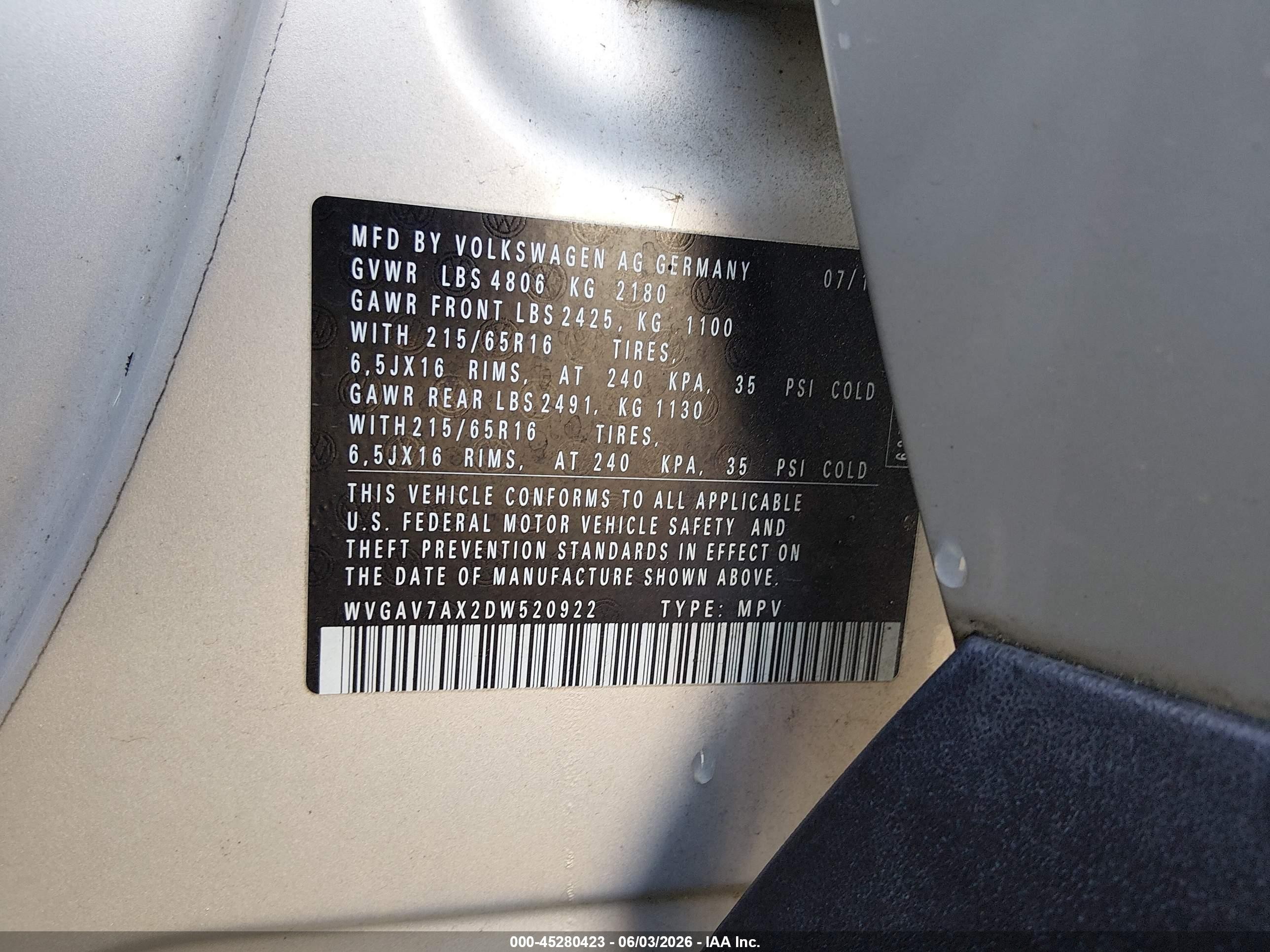 2013 Volkswagen Tiguan S Silver vin: WVGAV7AX2DW520922