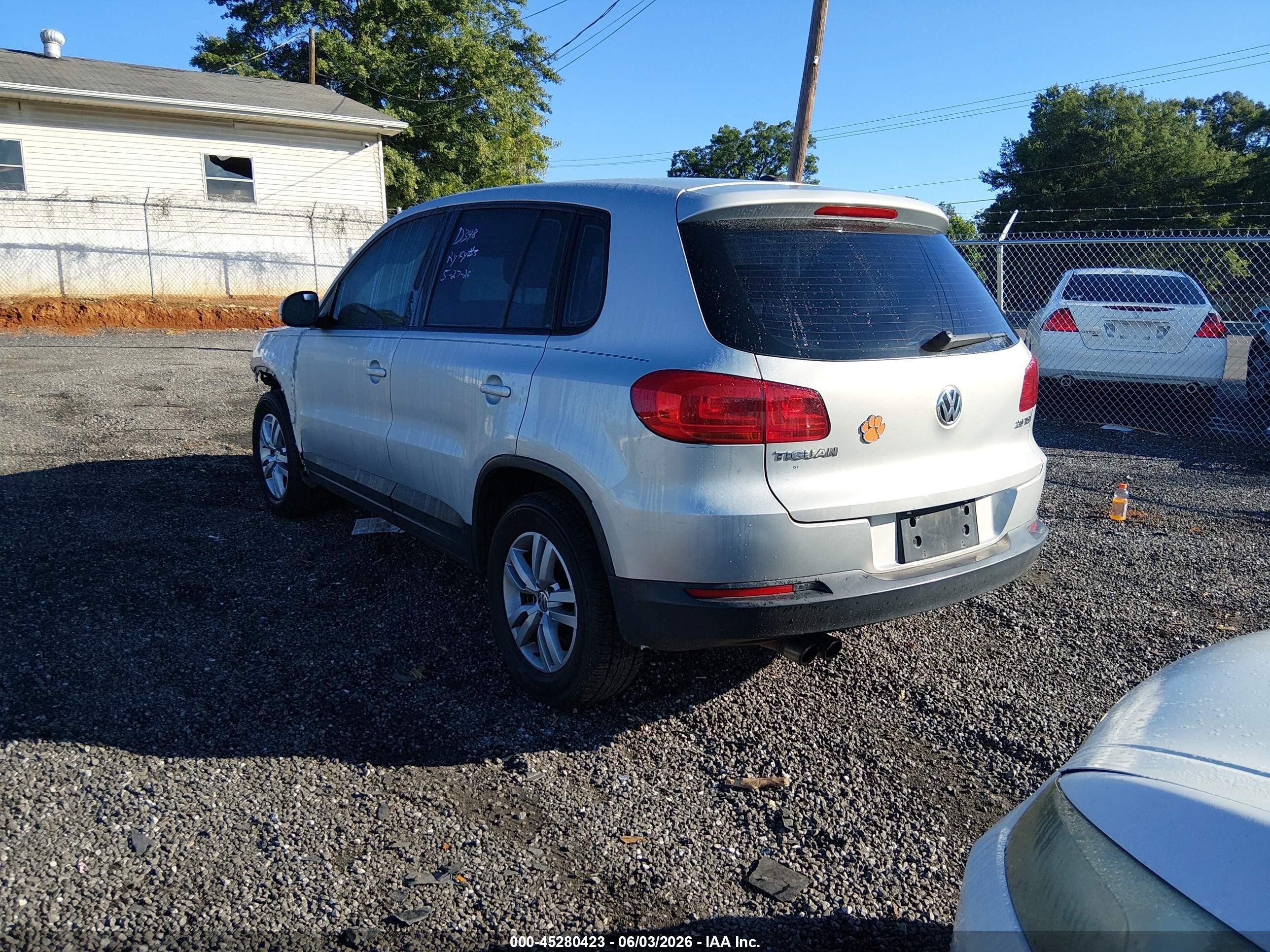 2013 Volkswagen Tiguan S Silver vin: WVGAV7AX2DW520922