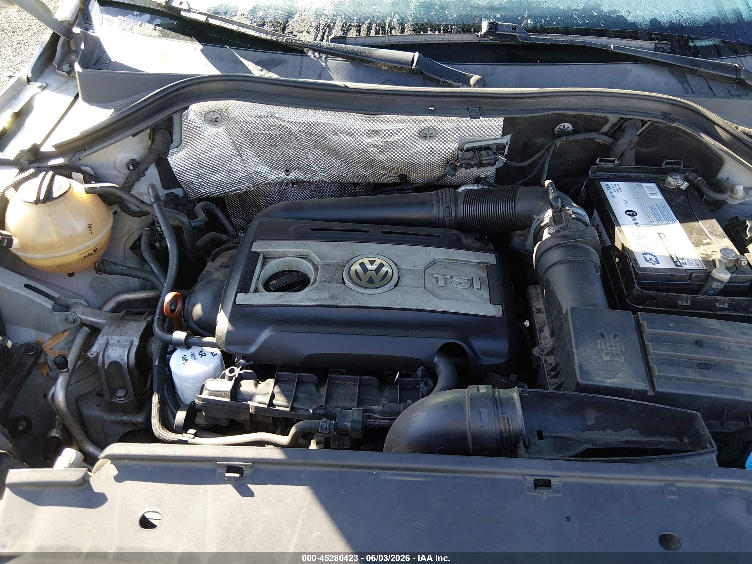 2013 Volkswagen Tiguan S Silver vin: WVGAV7AX2DW520922