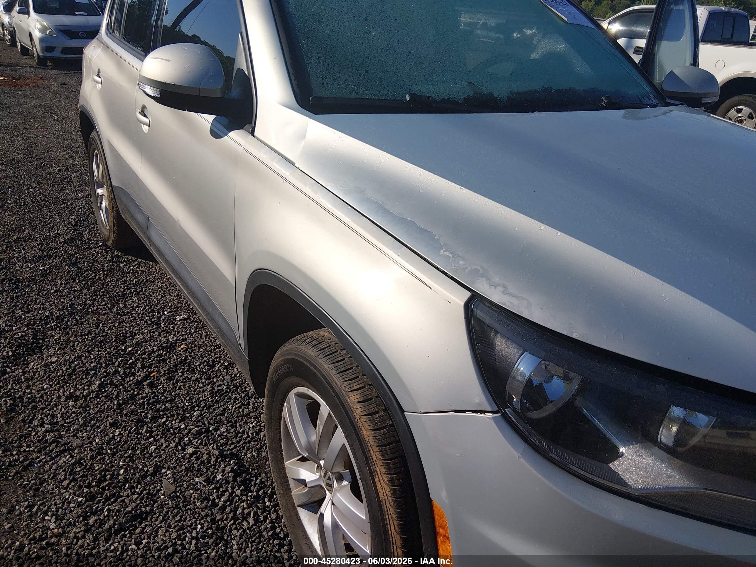 2013 Volkswagen Tiguan S Silver vin: WVGAV7AX2DW520922