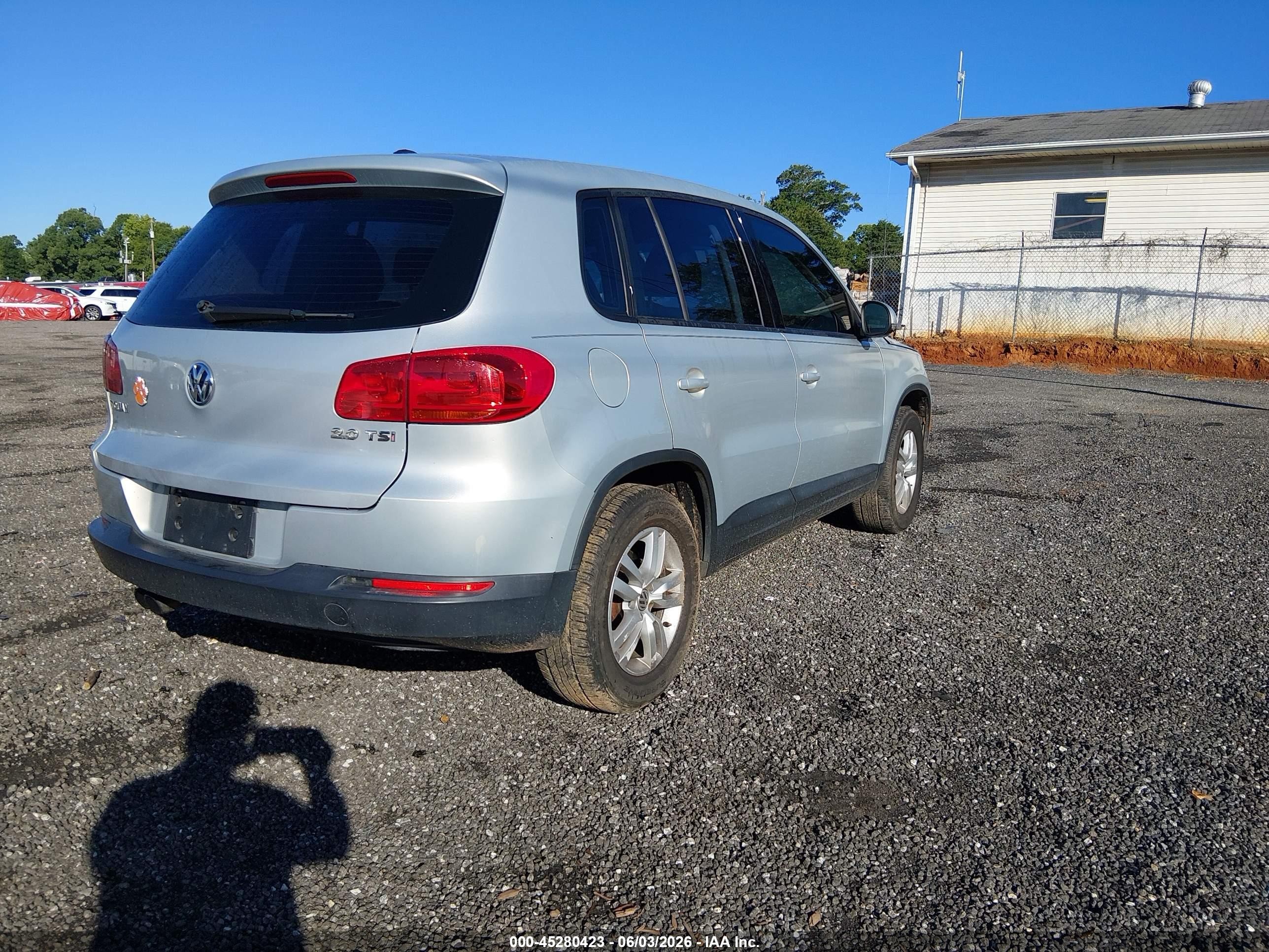 2013 Volkswagen Tiguan S Silver vin: WVGAV7AX2DW520922