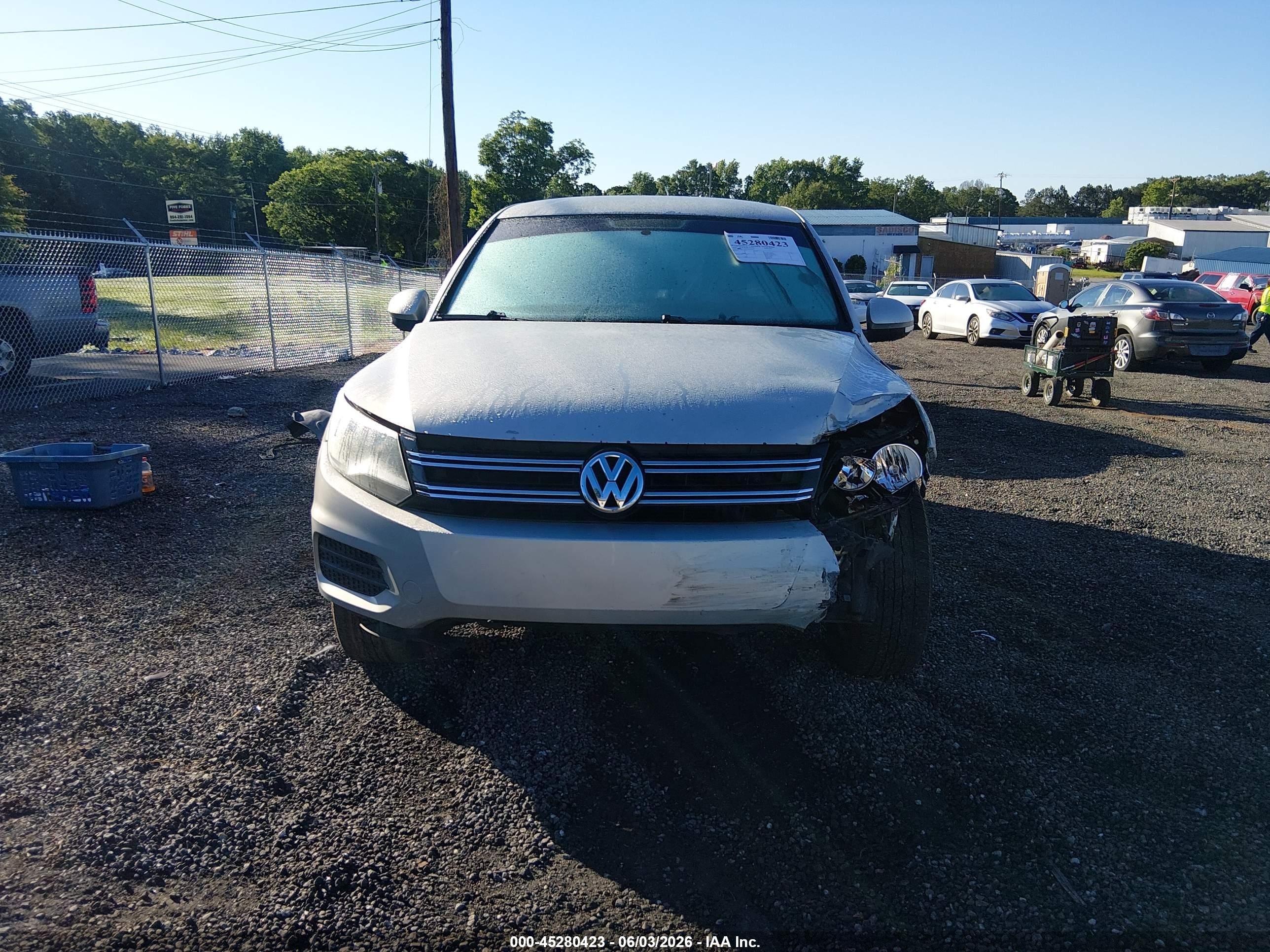 2013 Volkswagen Tiguan S Silver vin: WVGAV7AX2DW520922