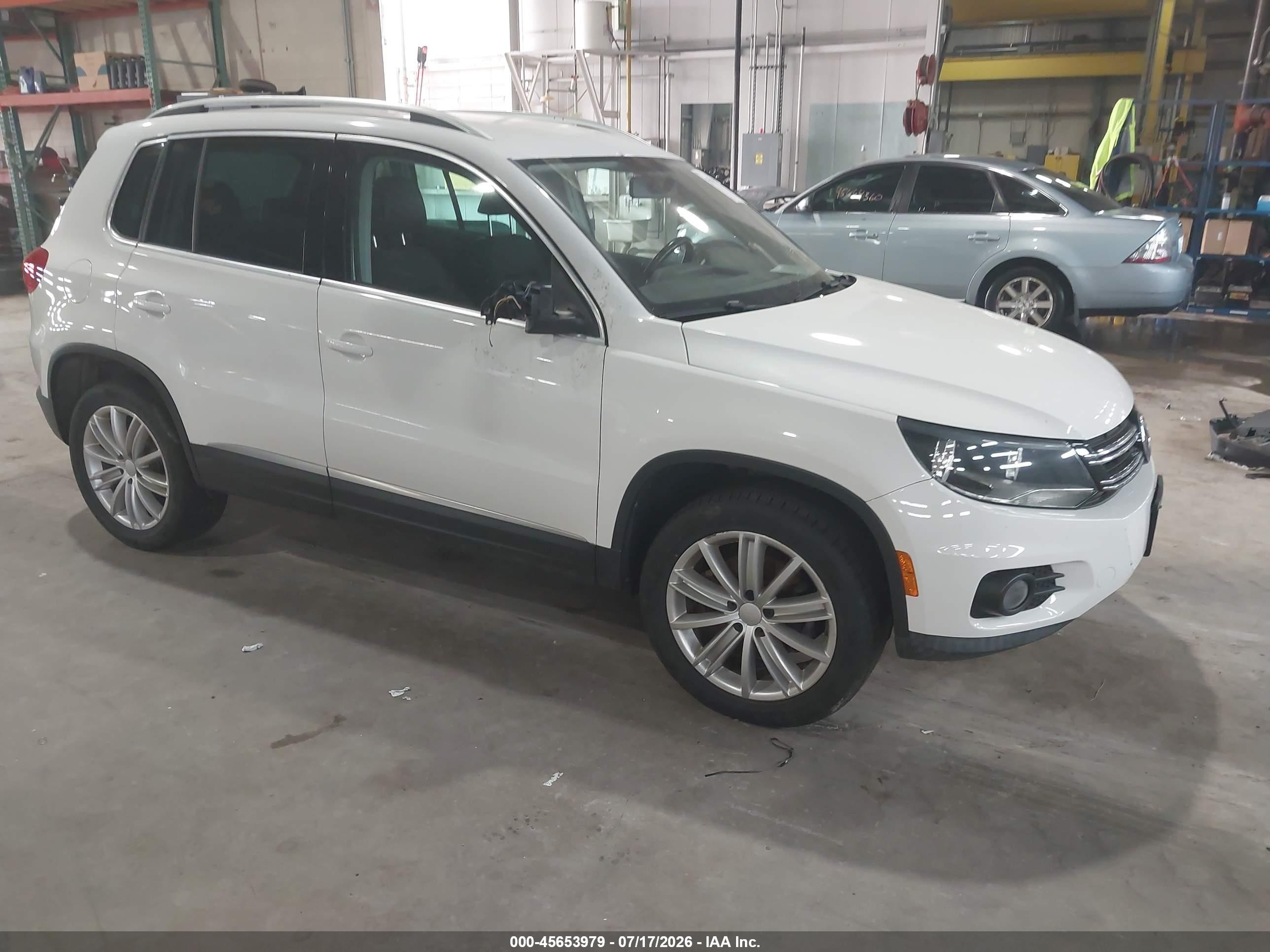 WVGAV7AX2DW549305