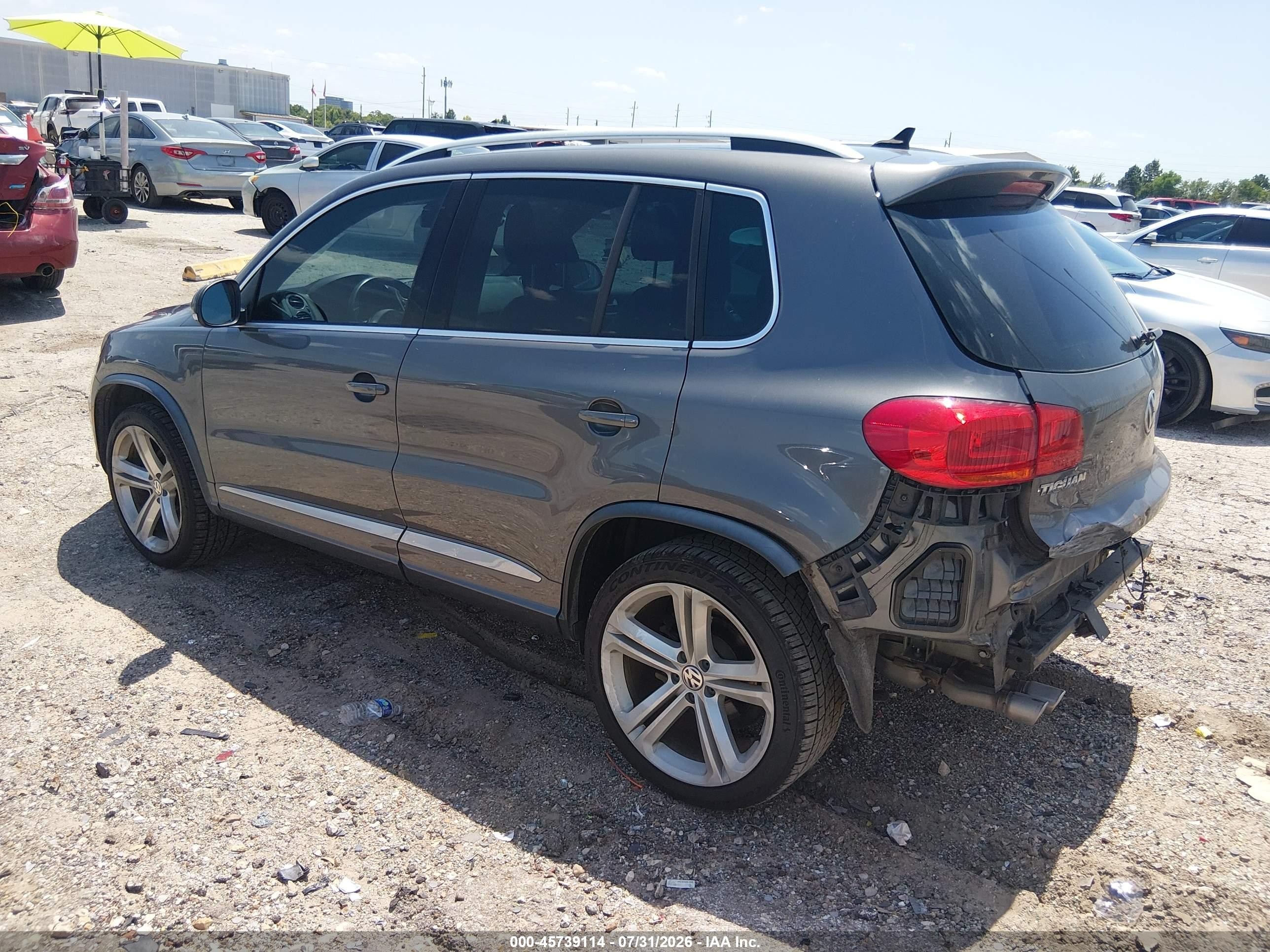 2015 Volkswagen Tiguan R-line Gray vin: WVGAV7AX2FW068716
