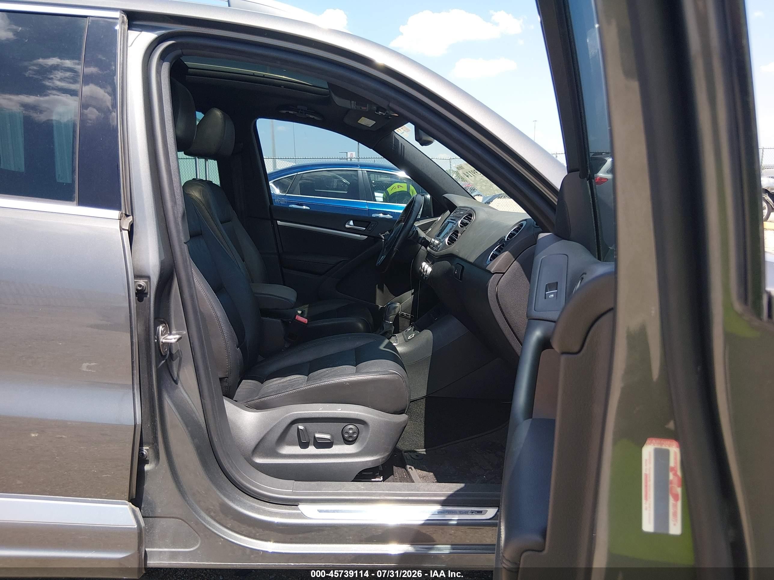 2015 Volkswagen Tiguan R-line Gray vin: WVGAV7AX2FW068716